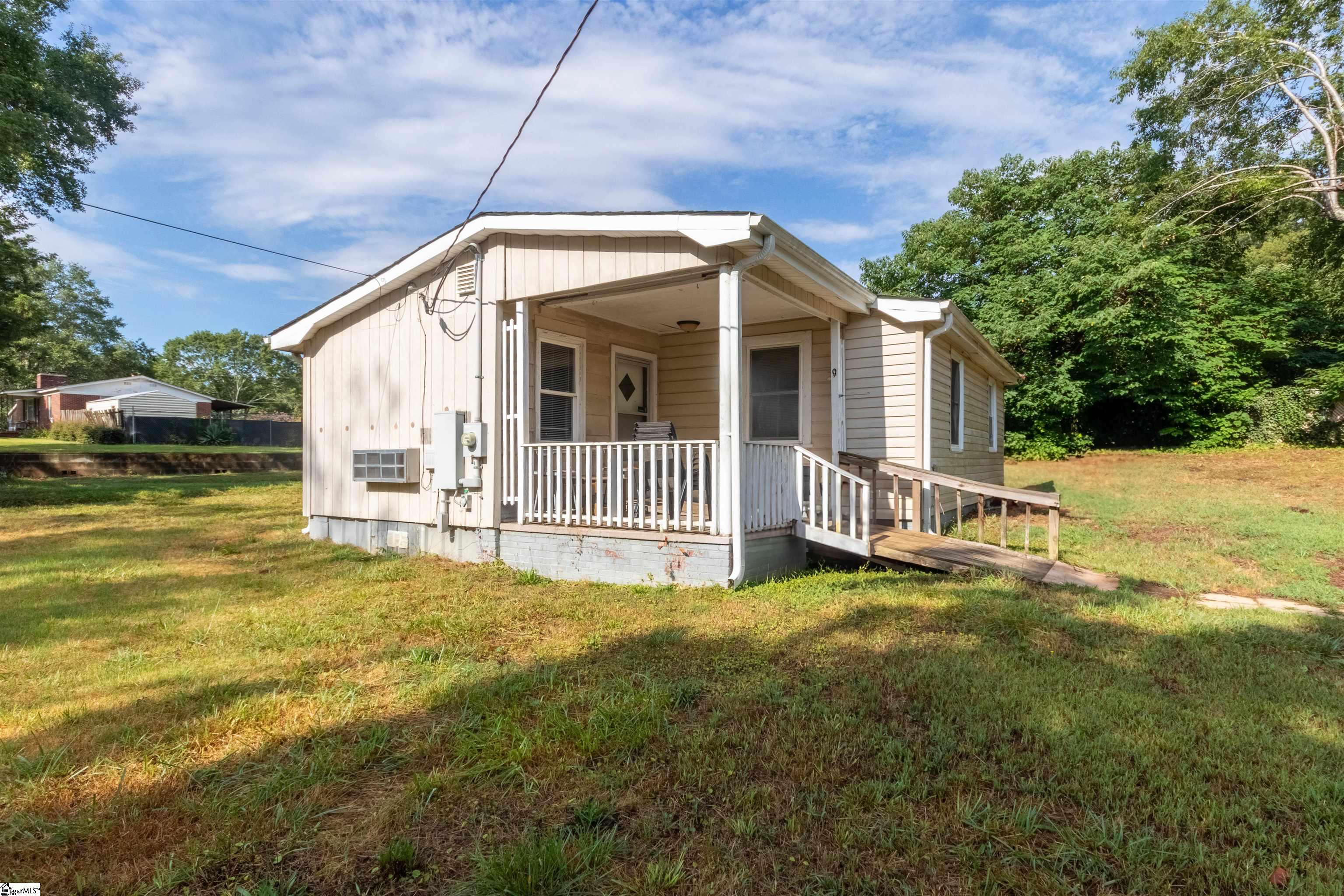 9 Williams Street Taylors, SC 29687