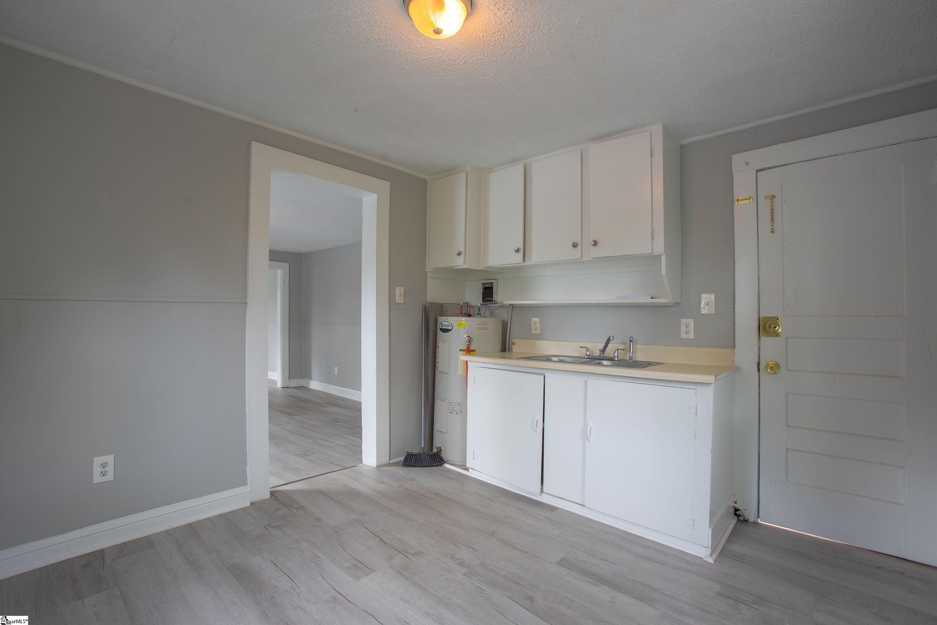156 Garrett Street Spartanburg, SC 29302