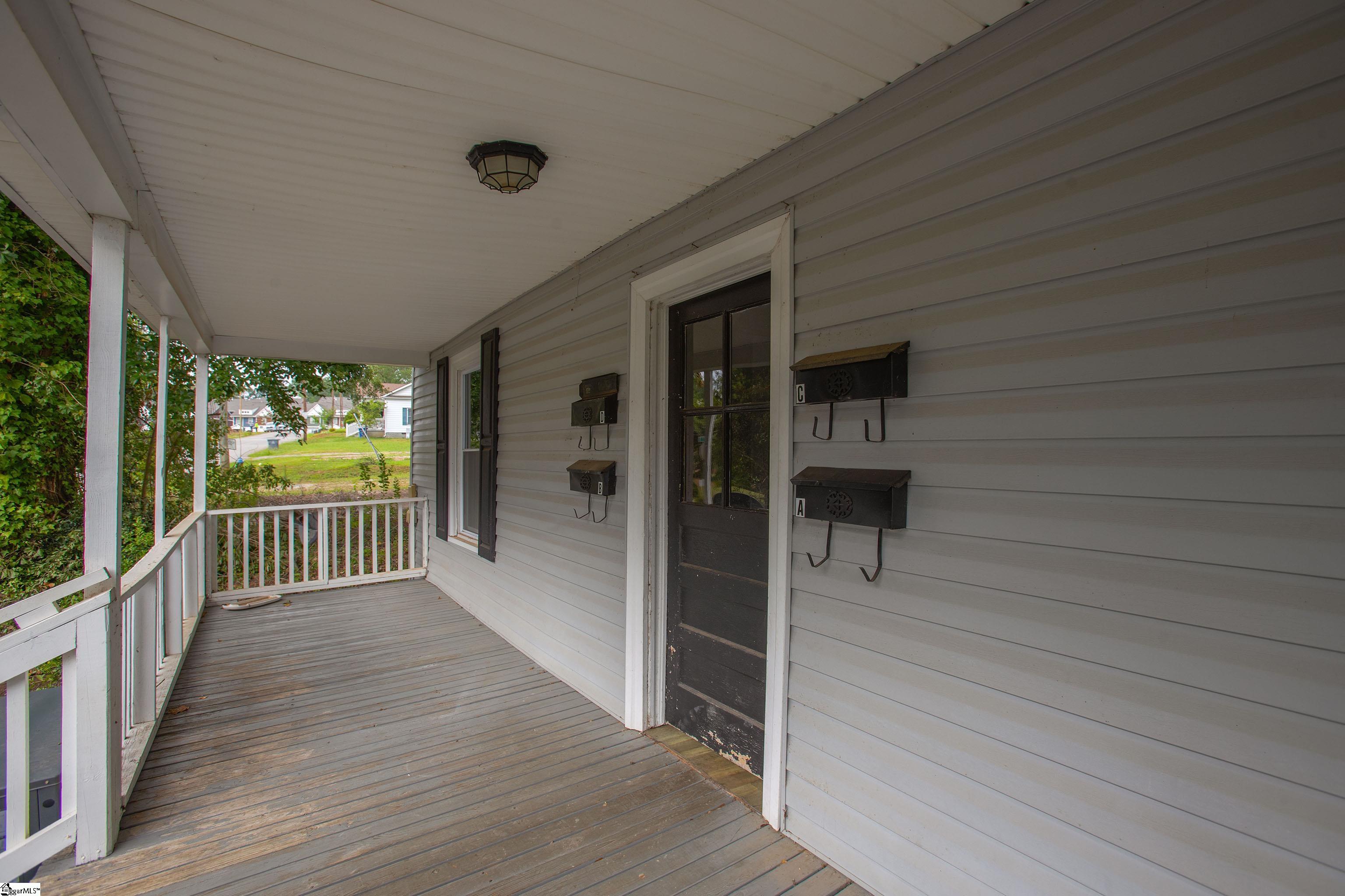 156 Garrett Street Spartanburg, SC 29302