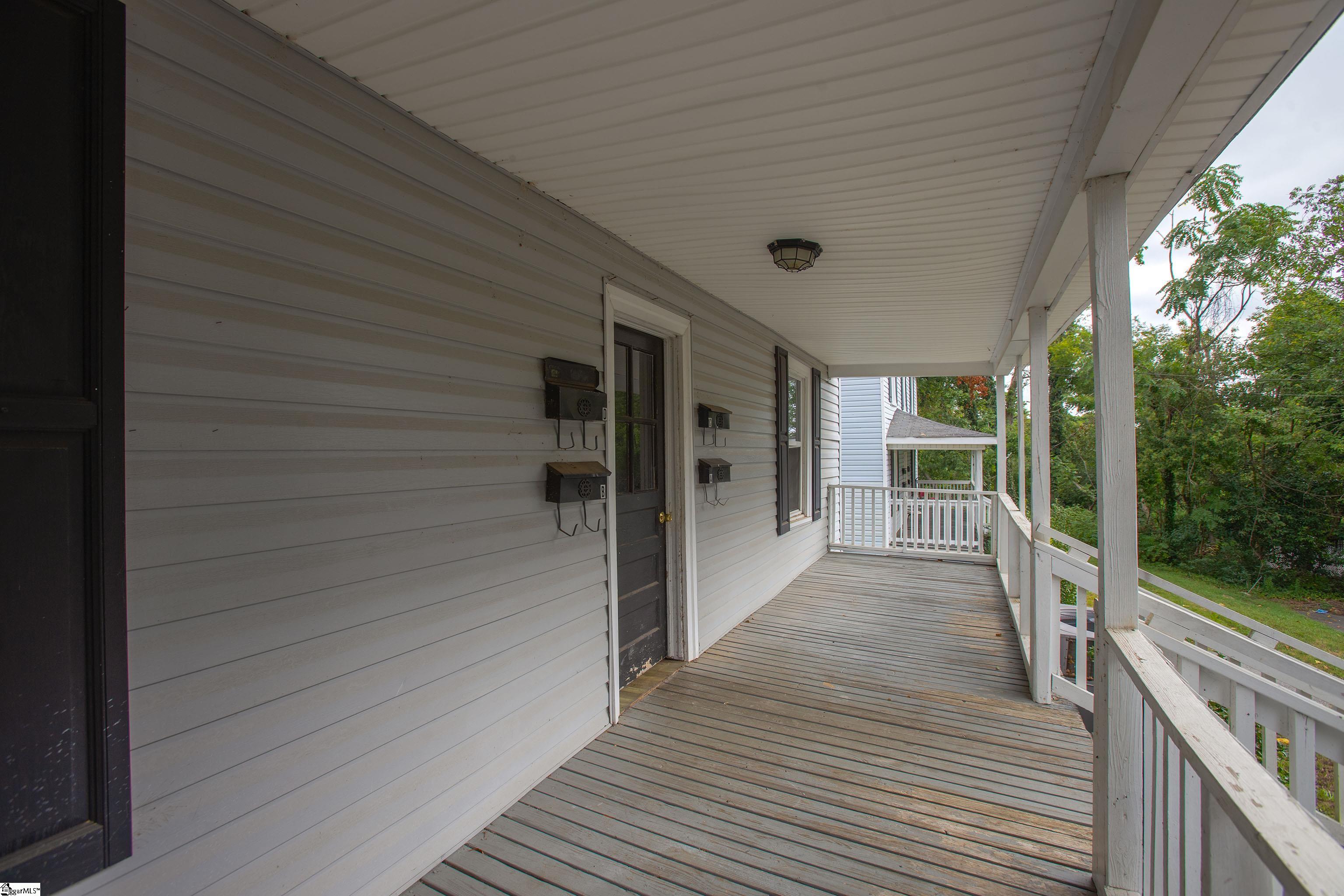 156 Garrett Street Spartanburg, SC 29302