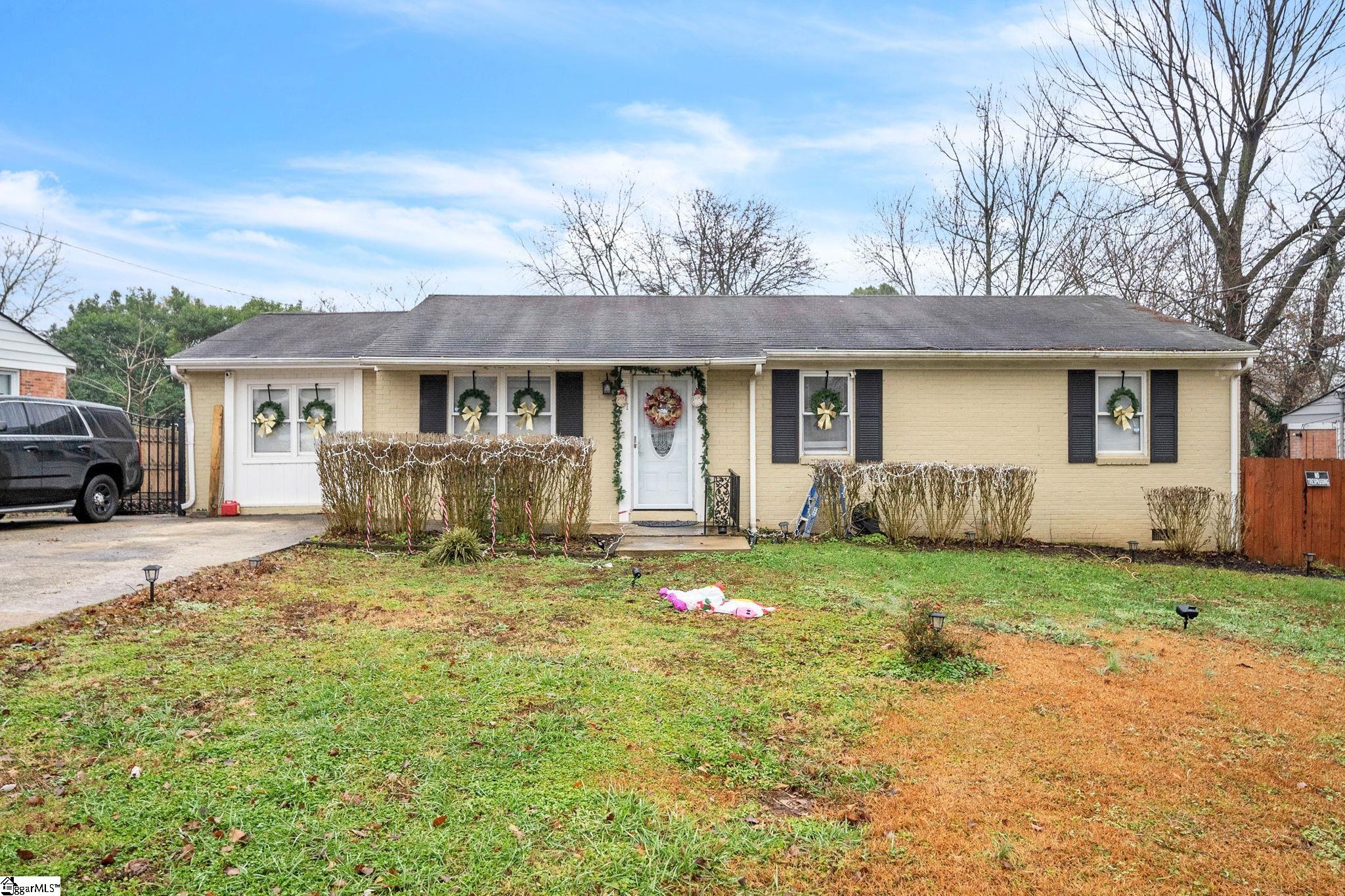 207 Blossom Drive Greenville, SC 29605