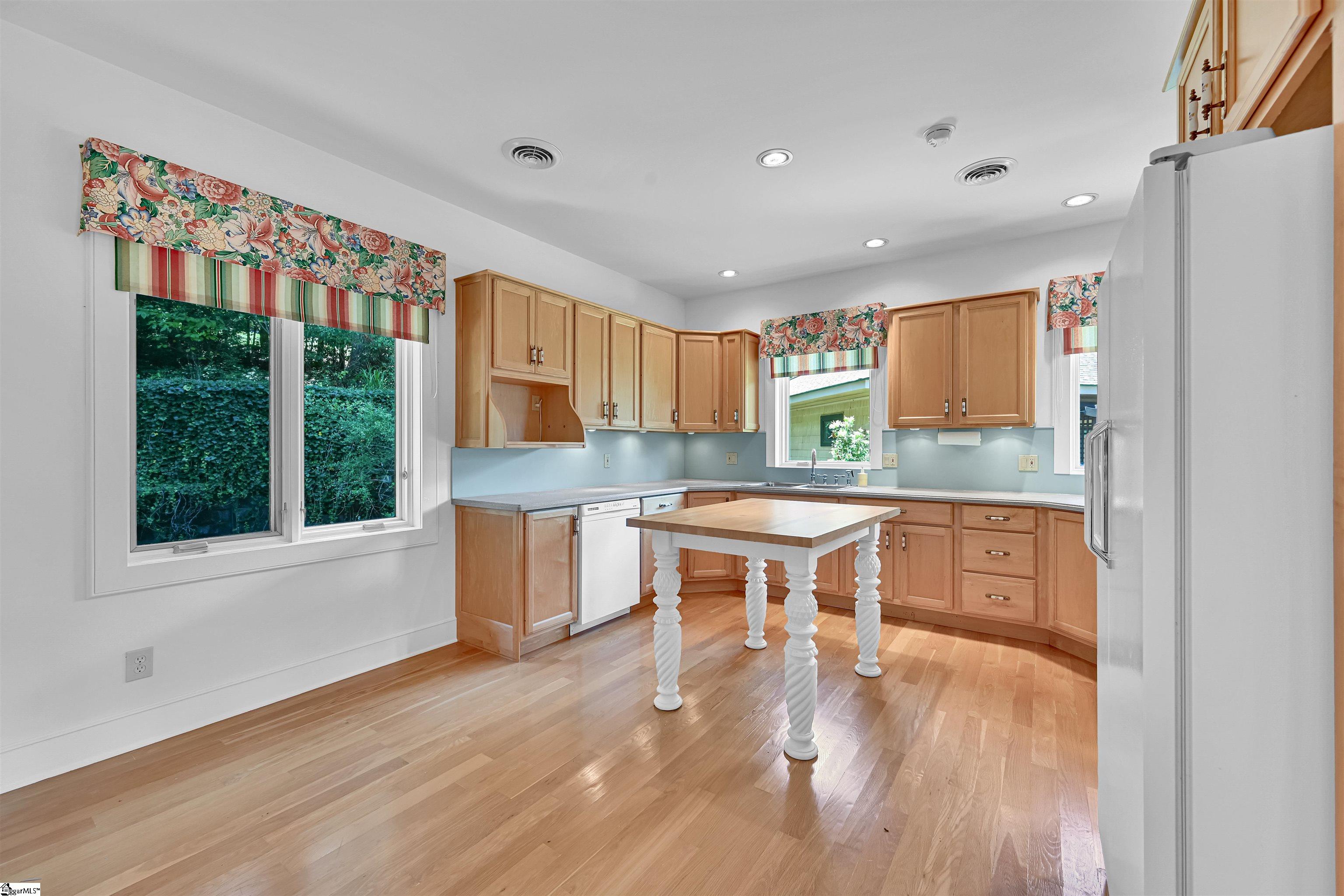 113 Wandering Way Pickens, SC 29671