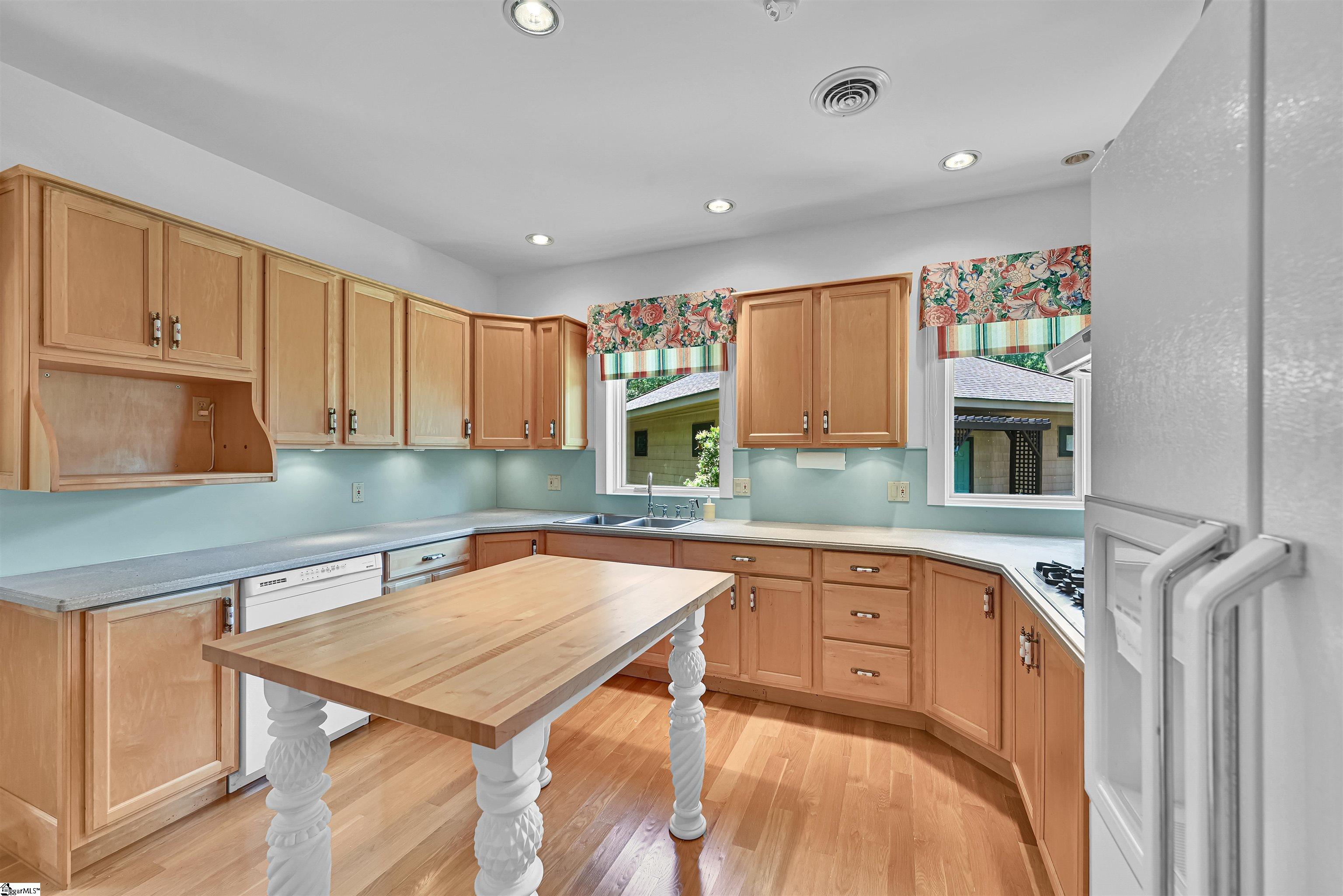 113 Wandering Way Pickens, SC 29671