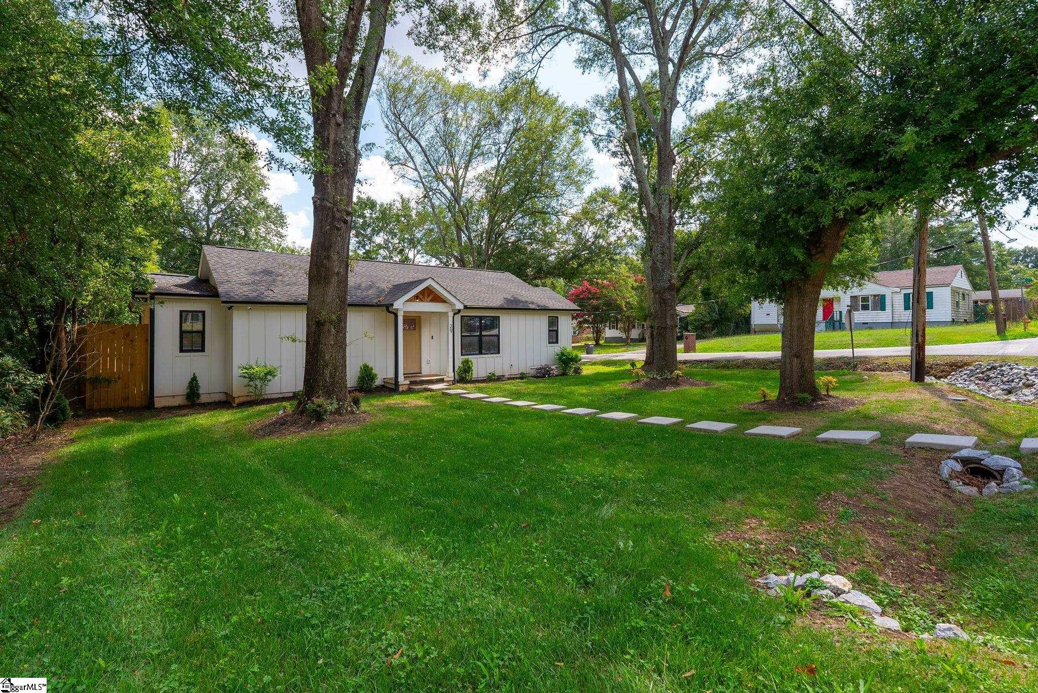 29 Collinson Road Greenville, SC 29605