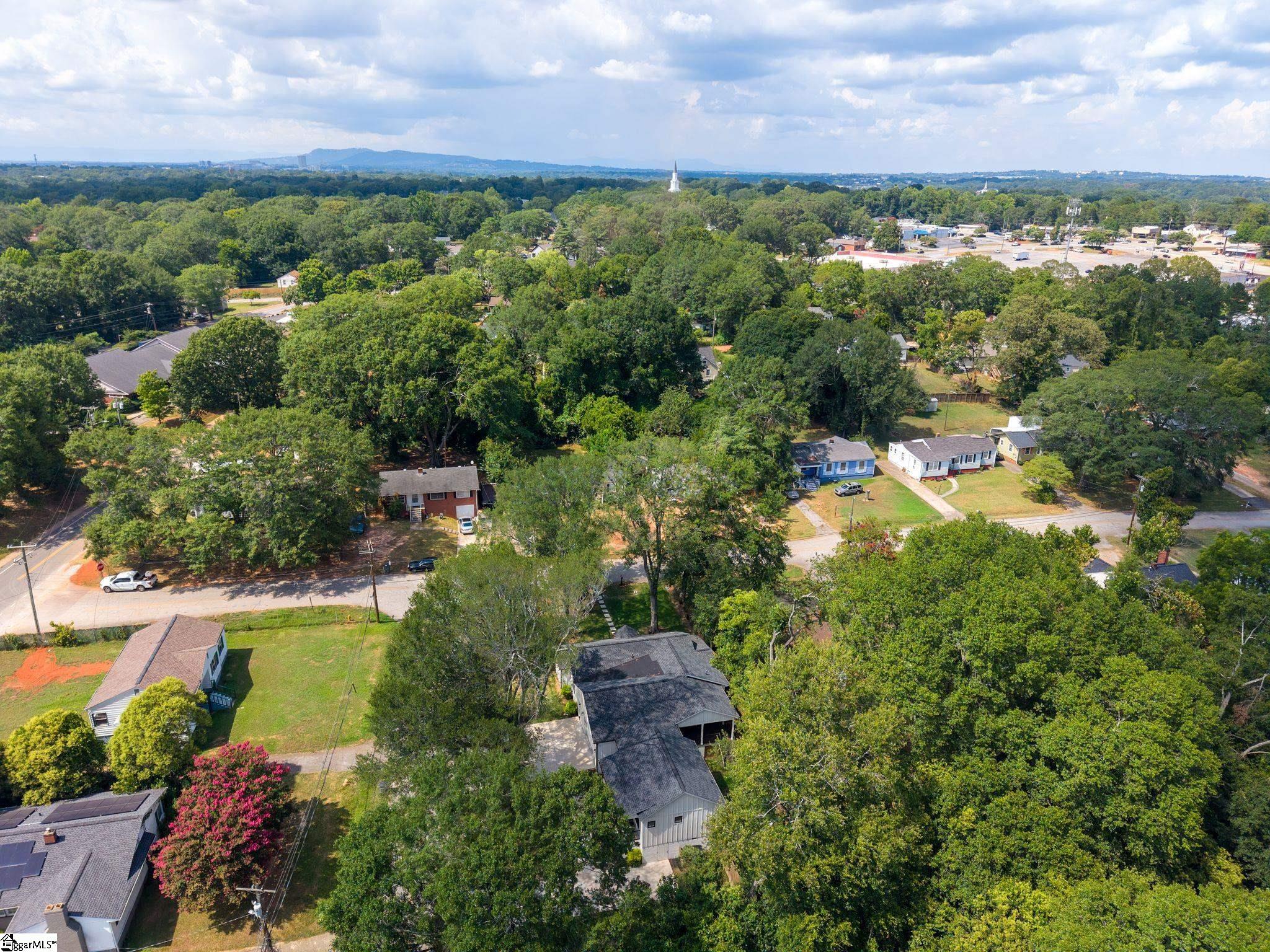 29 Collinson Road Greenville, SC 29605
