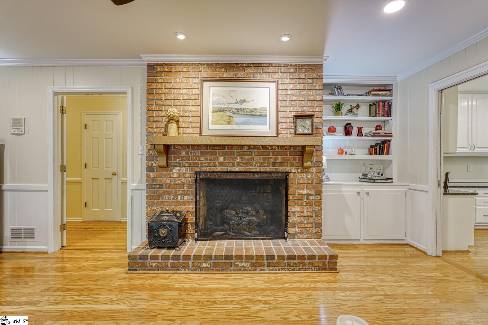 302 Holly Drive Spartanburg, SC 29601