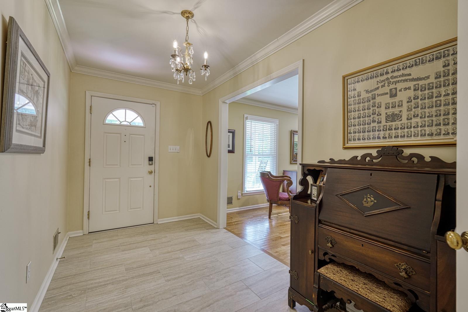 302 Holly Drive Spartanburg, SC 29601