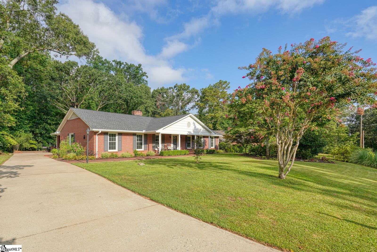 302 Holly Drive Spartanburg, SC 29601