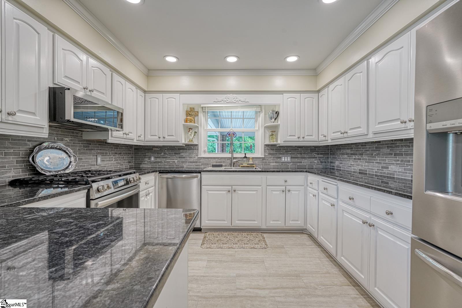 302 Holly Drive Spartanburg, SC 29601
