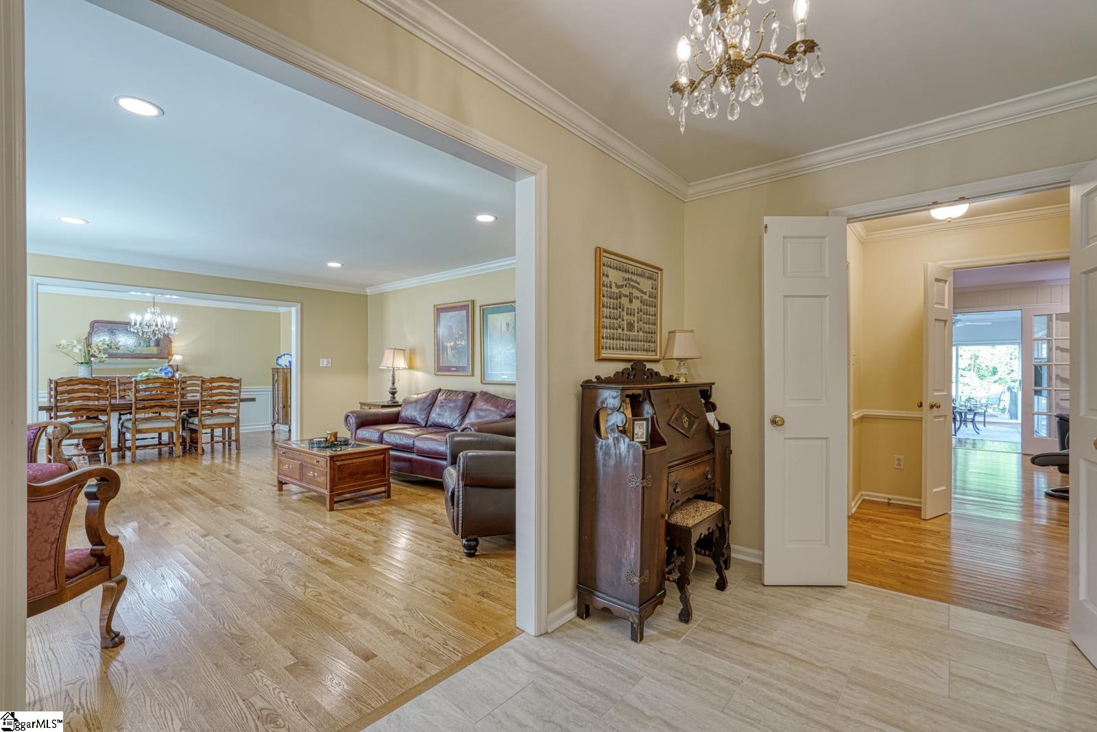 302 Holly Drive Spartanburg, SC 29601