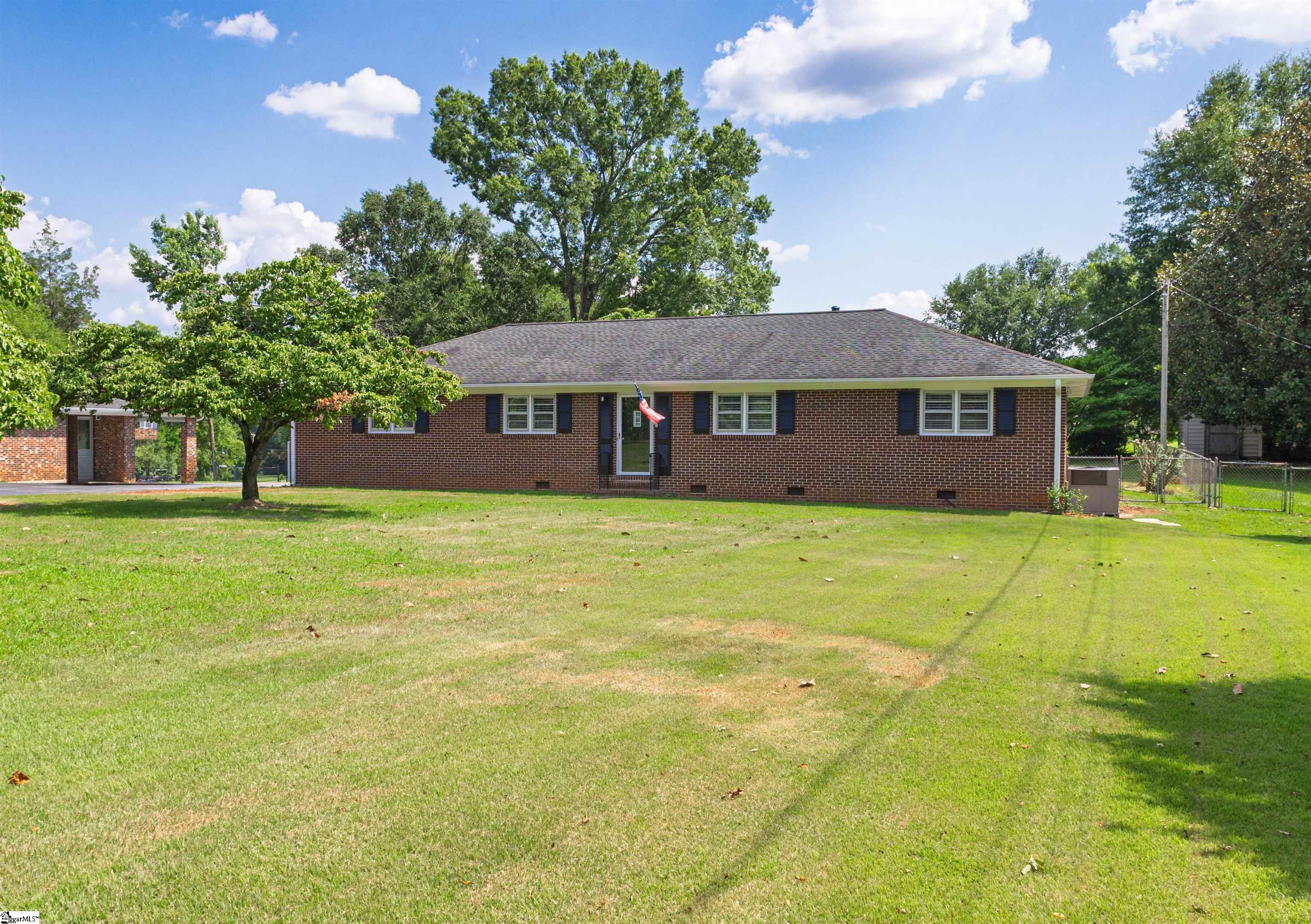 114 Woodbine Terrace Spartanburg, SC 29301