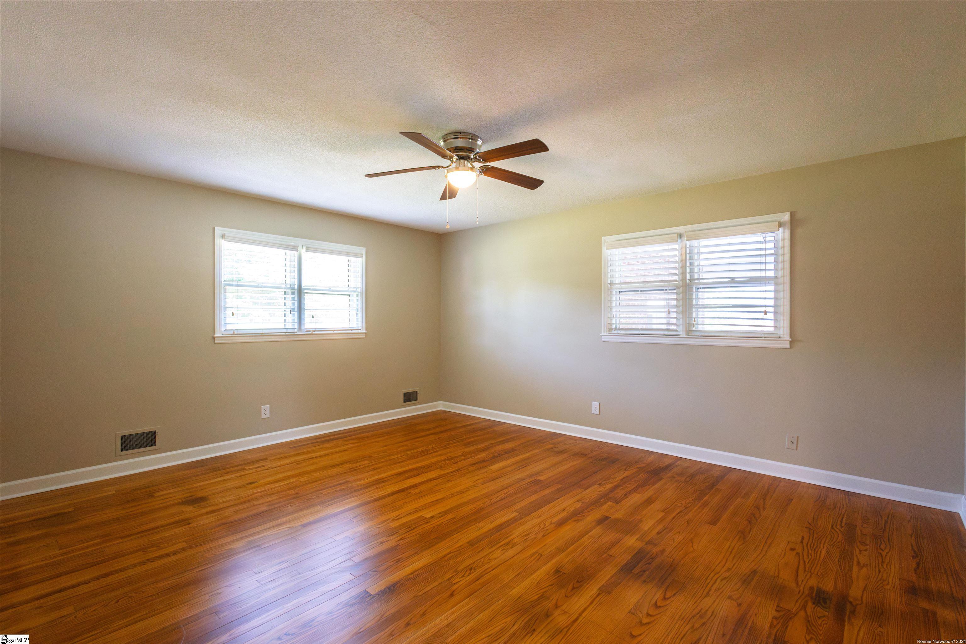 114 Woodbine Terrace Spartanburg, SC 29301