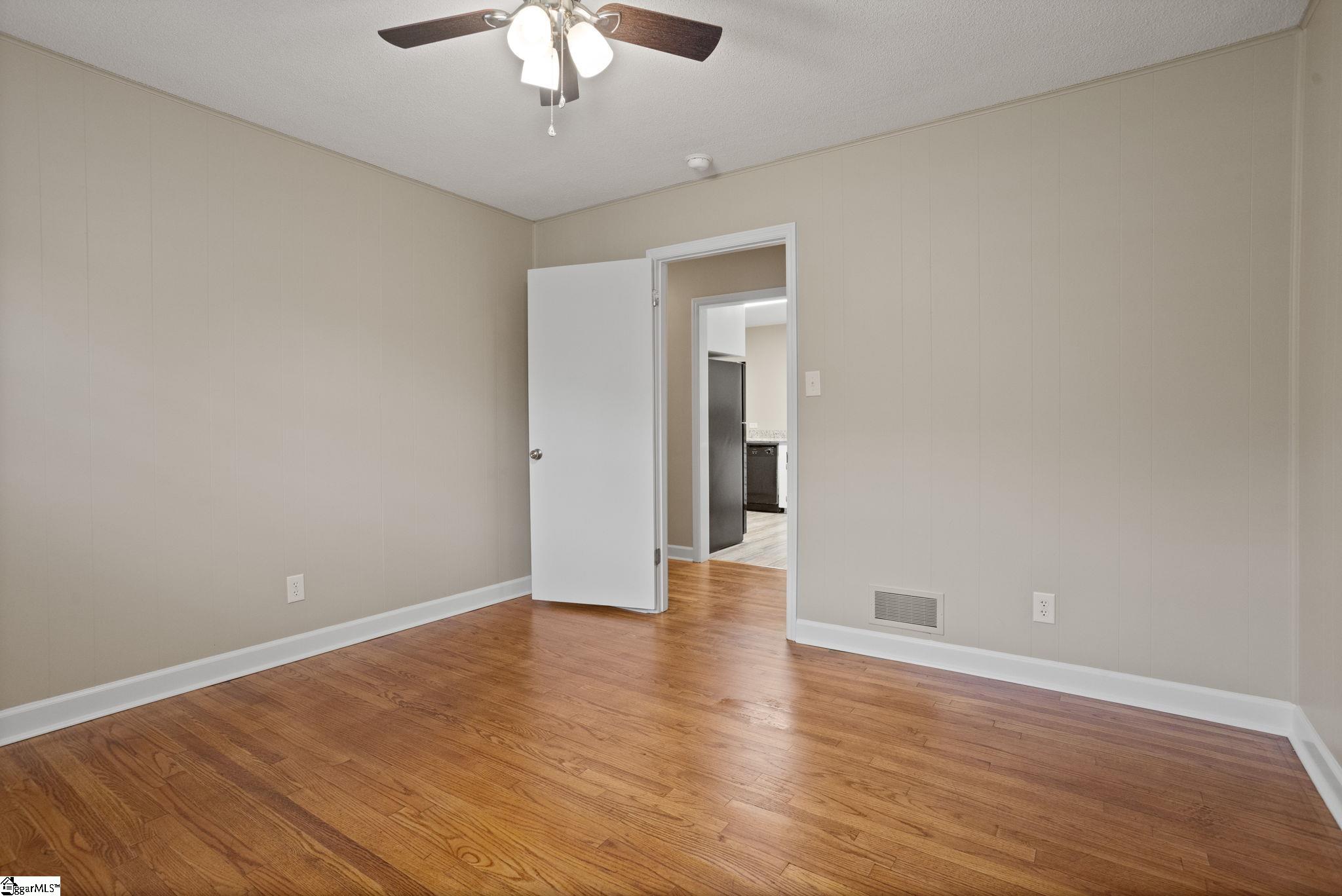 114 Woodbine Terrace Spartanburg, SC 29301