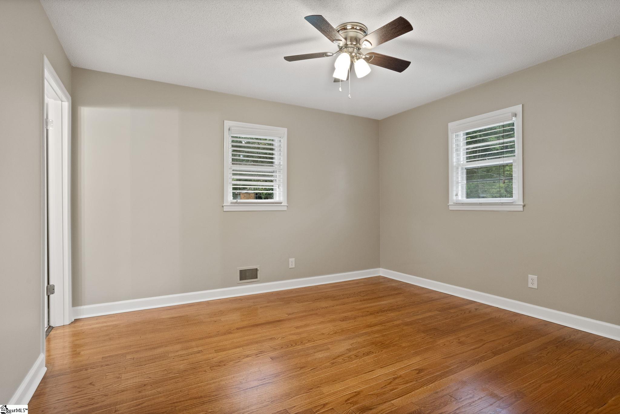 114 Woodbine Terrace Spartanburg, SC 29301