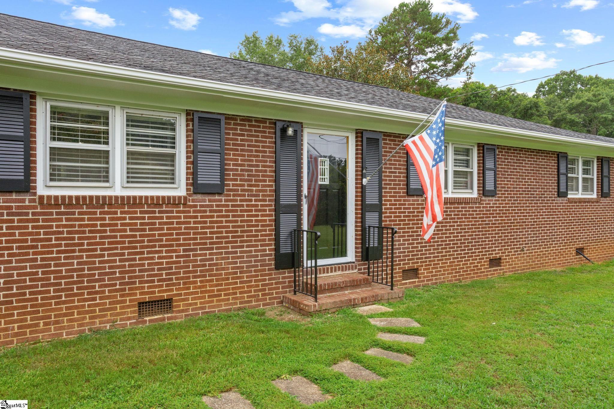 114 Woodbine Terrace Spartanburg, SC 29301