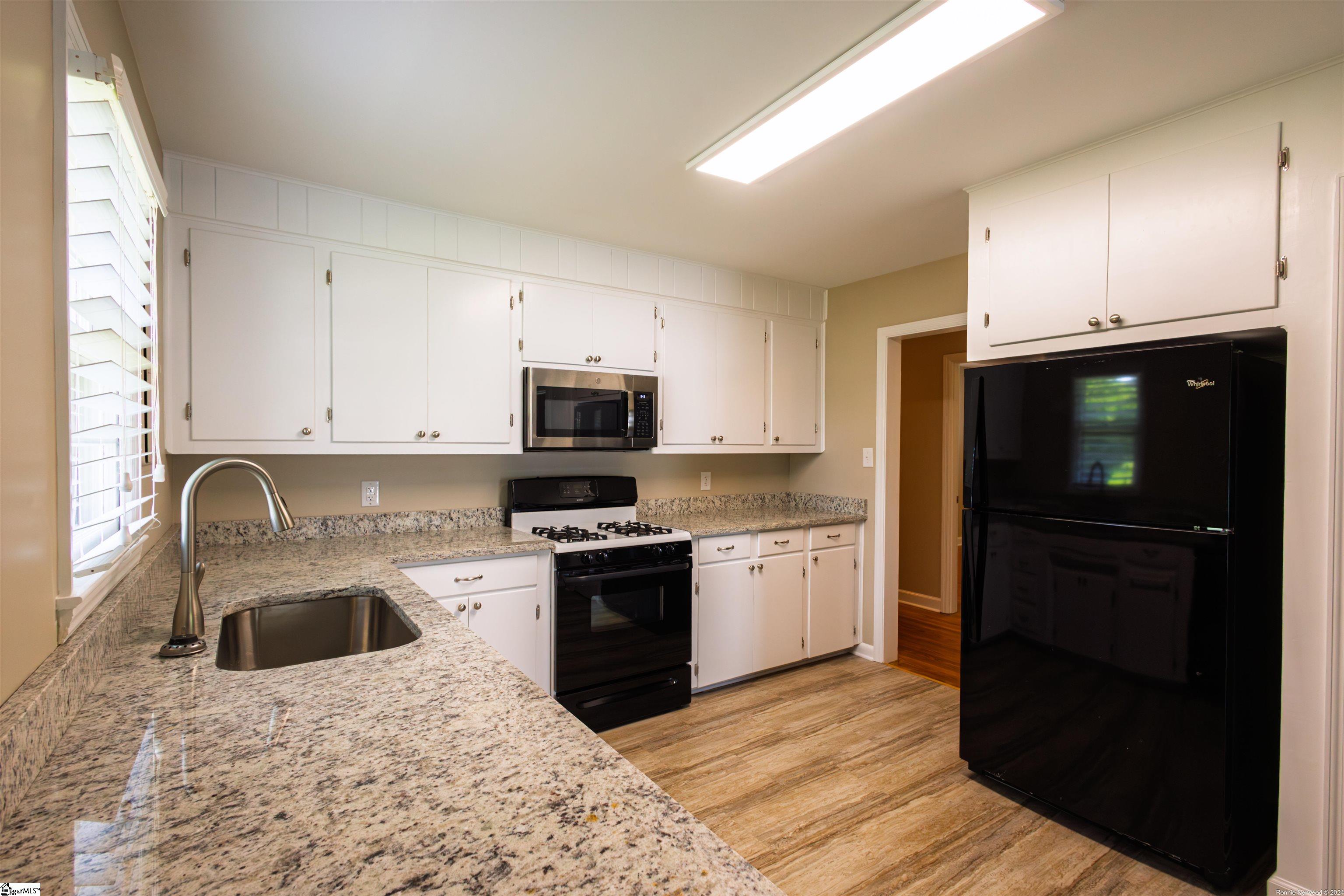 114 Woodbine Terrace Spartanburg, SC 29301