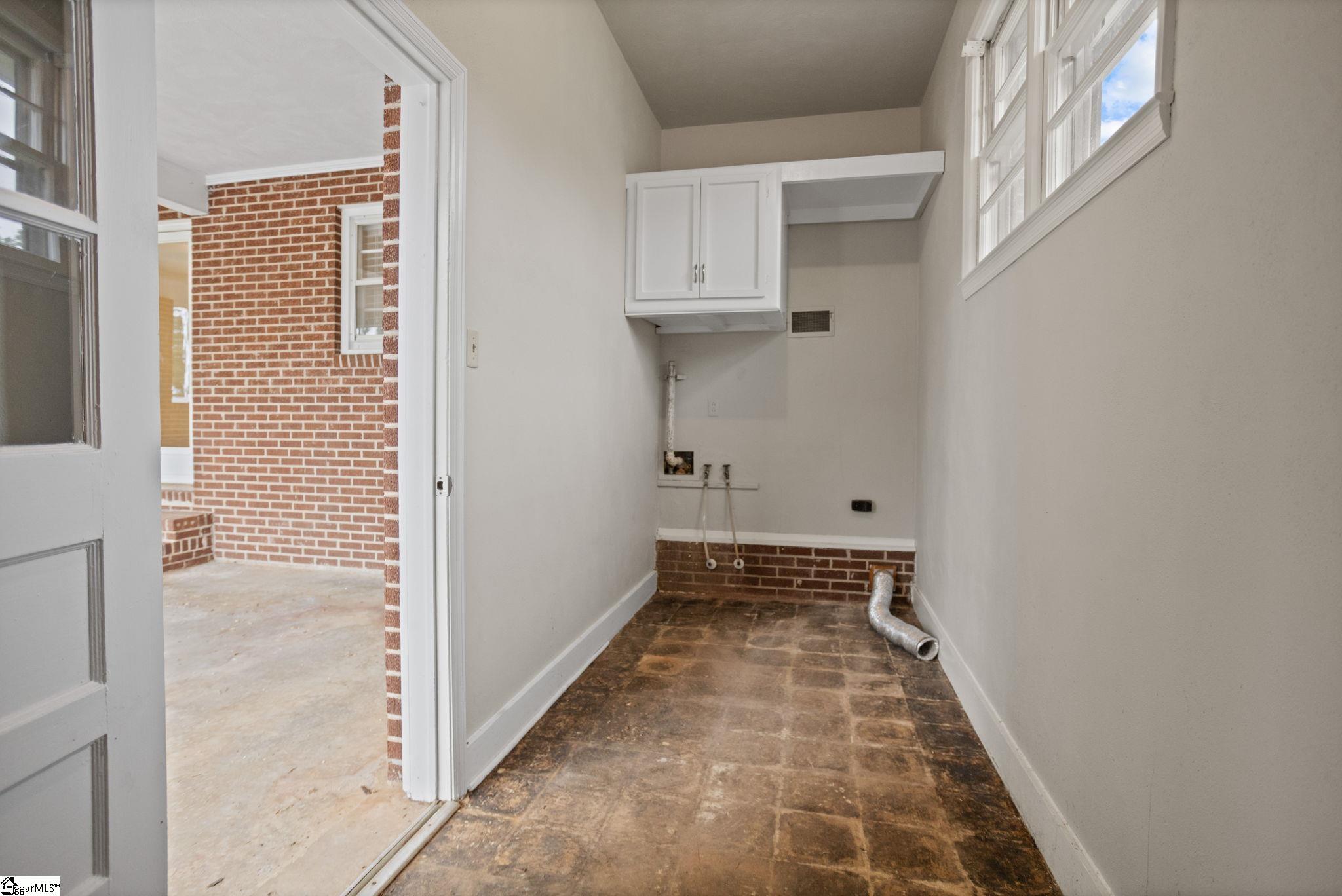 114 Woodbine Terrace Spartanburg, SC 29301