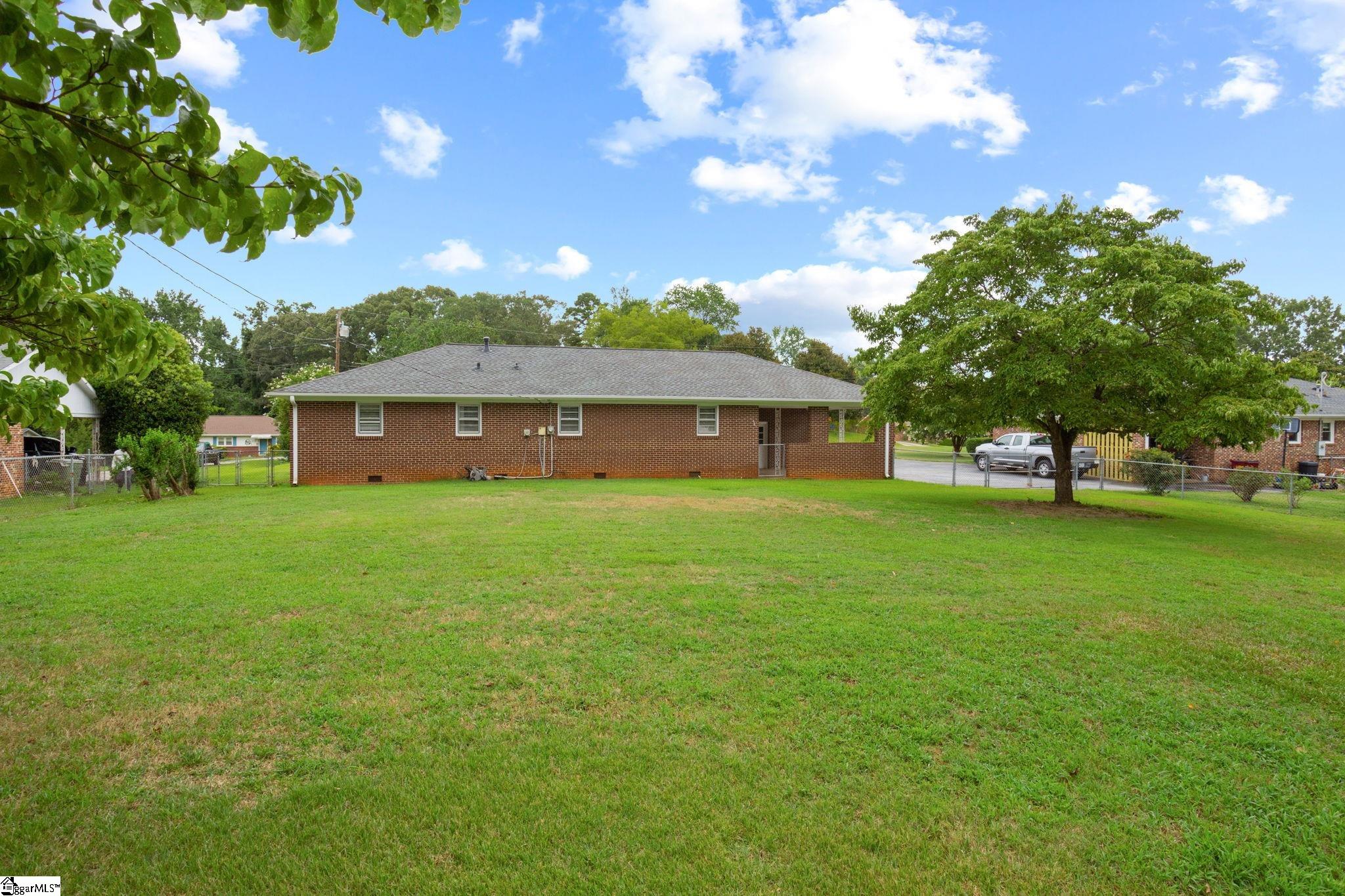 114 Woodbine Terrace Spartanburg, SC 29301