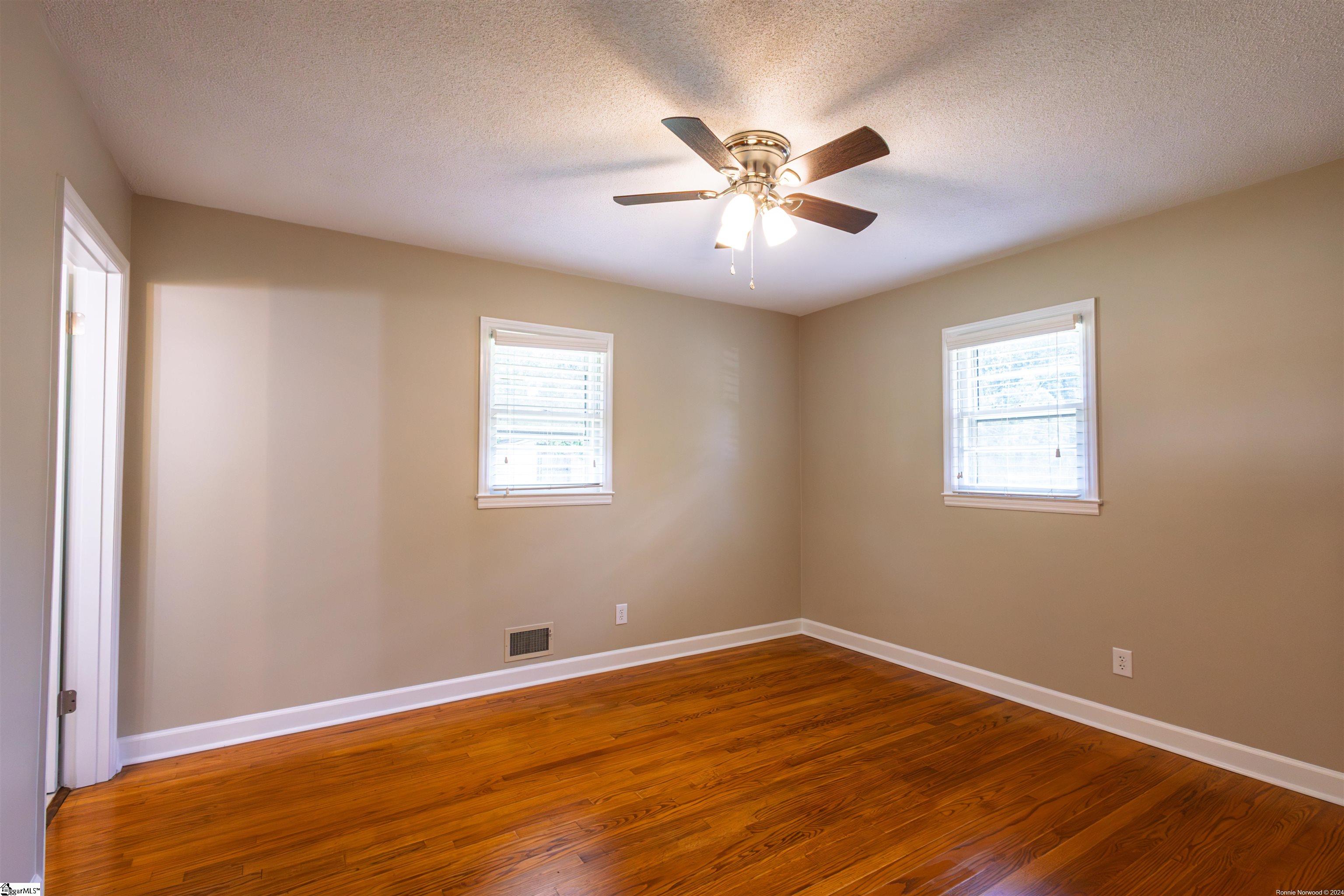 114 Woodbine Terrace Spartanburg, SC 29301