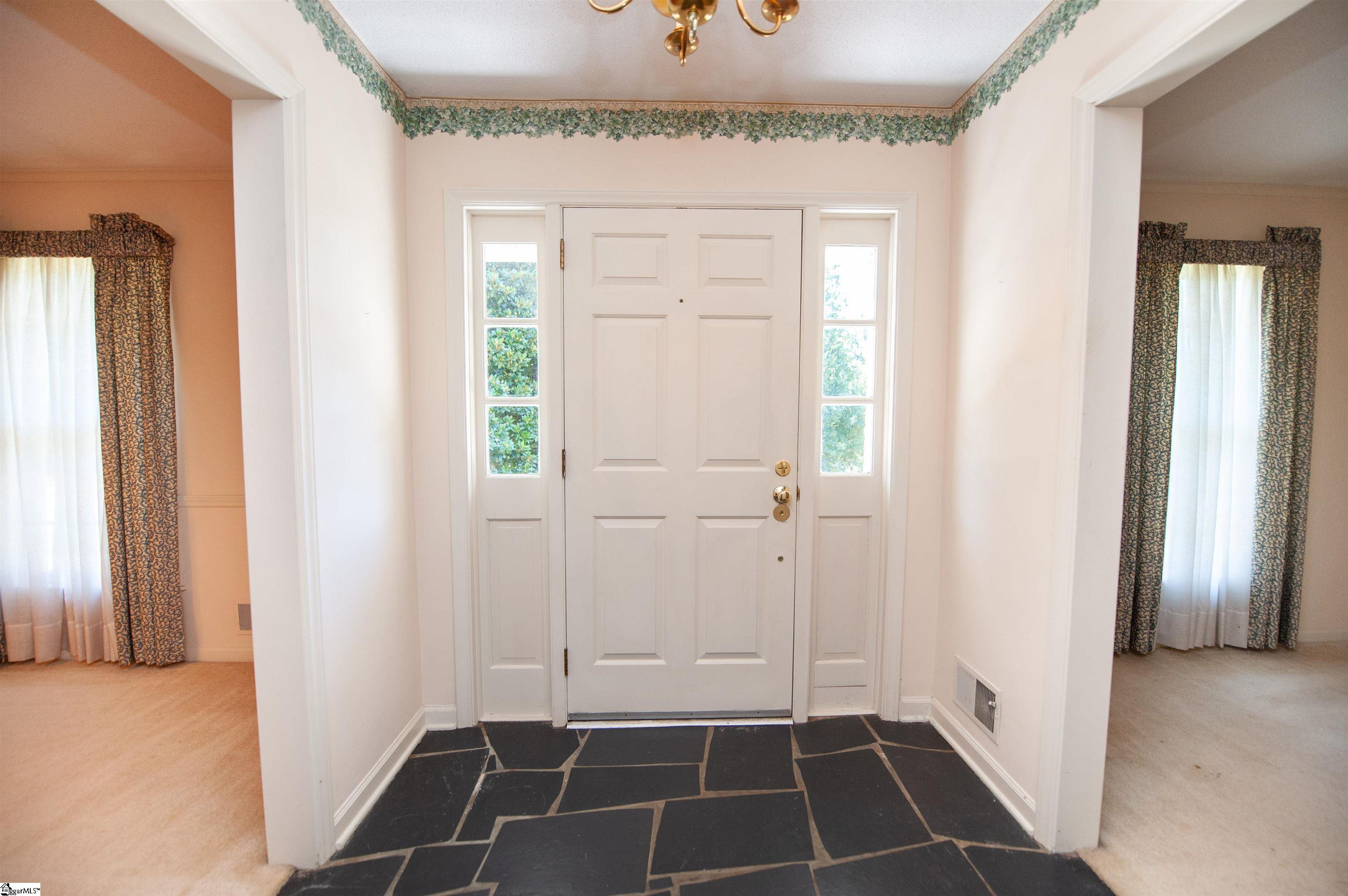 459 Ransdell Drive Spartanburg, SC 29307