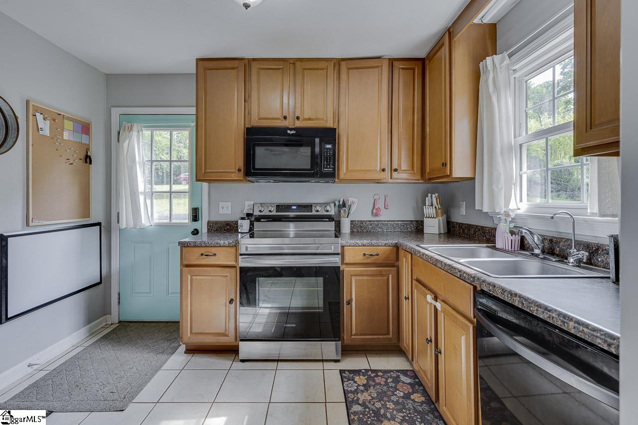 7 Melvin Circle Taylors, SC 29687