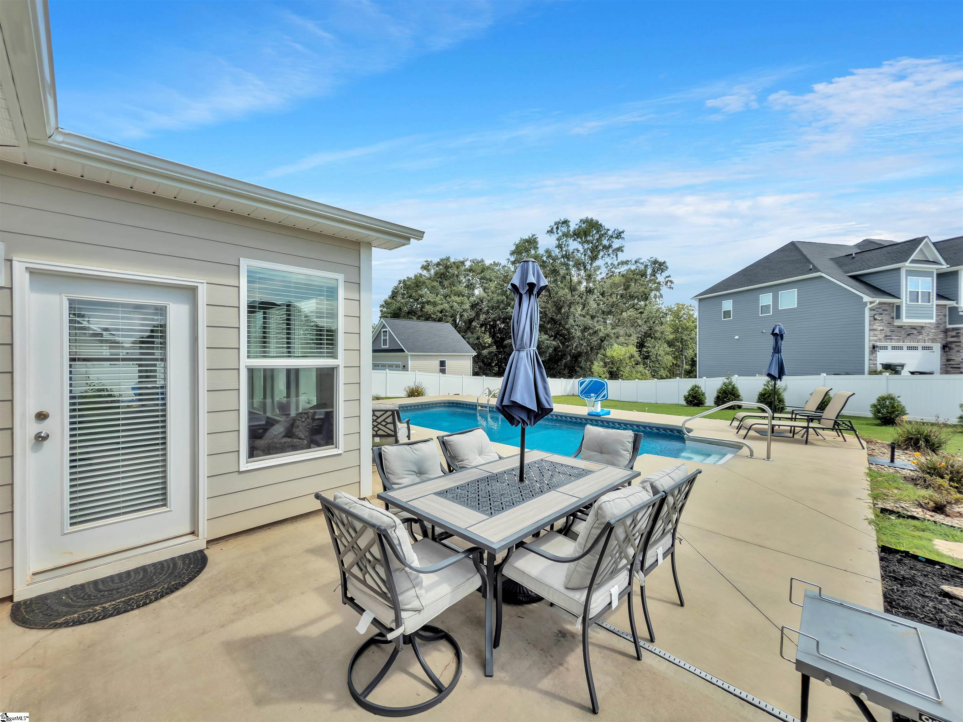 2 Stony Run Lane Simpsonville, SC 29681