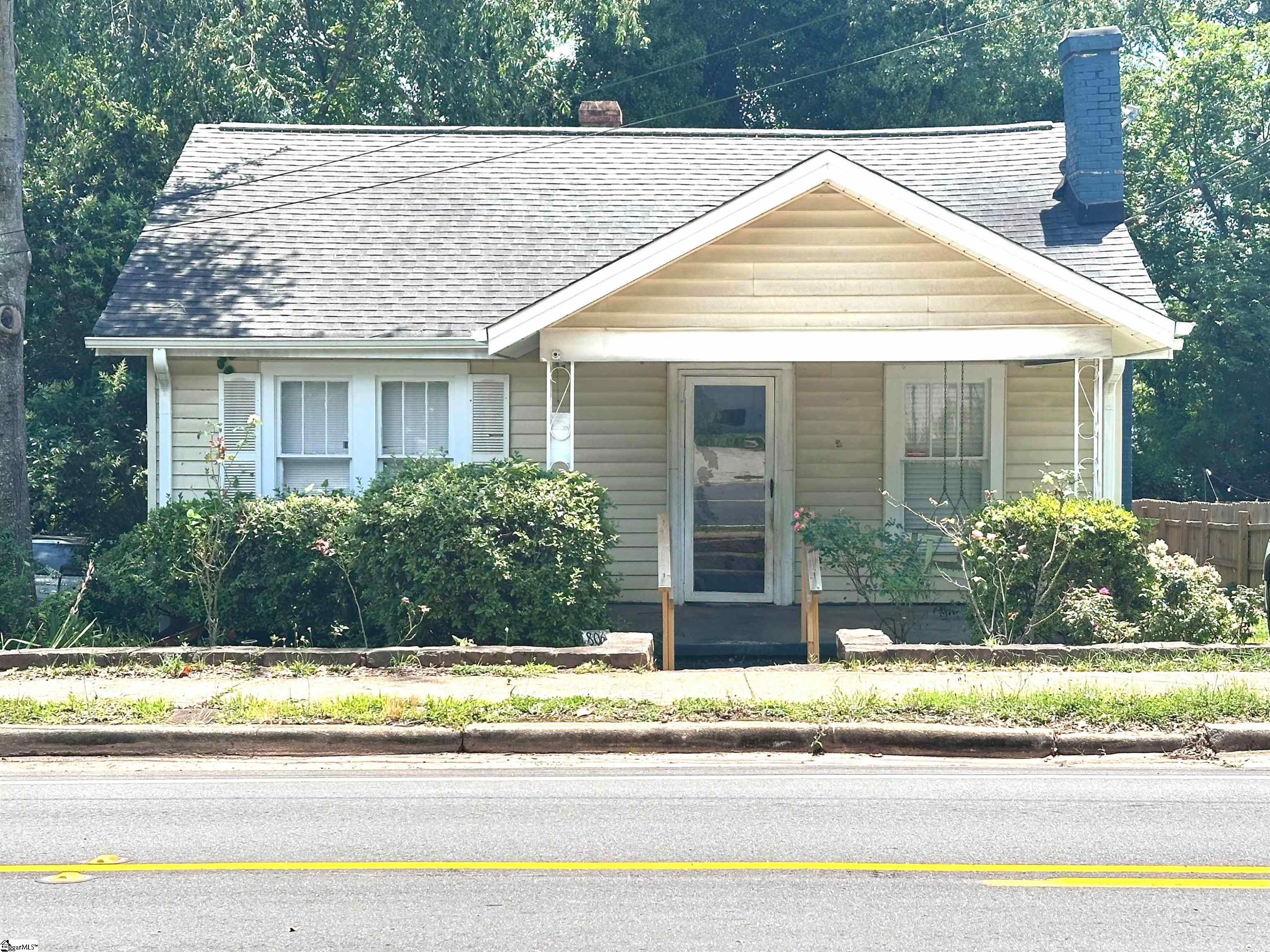 806 Perry Drive Greenville, SC 29609