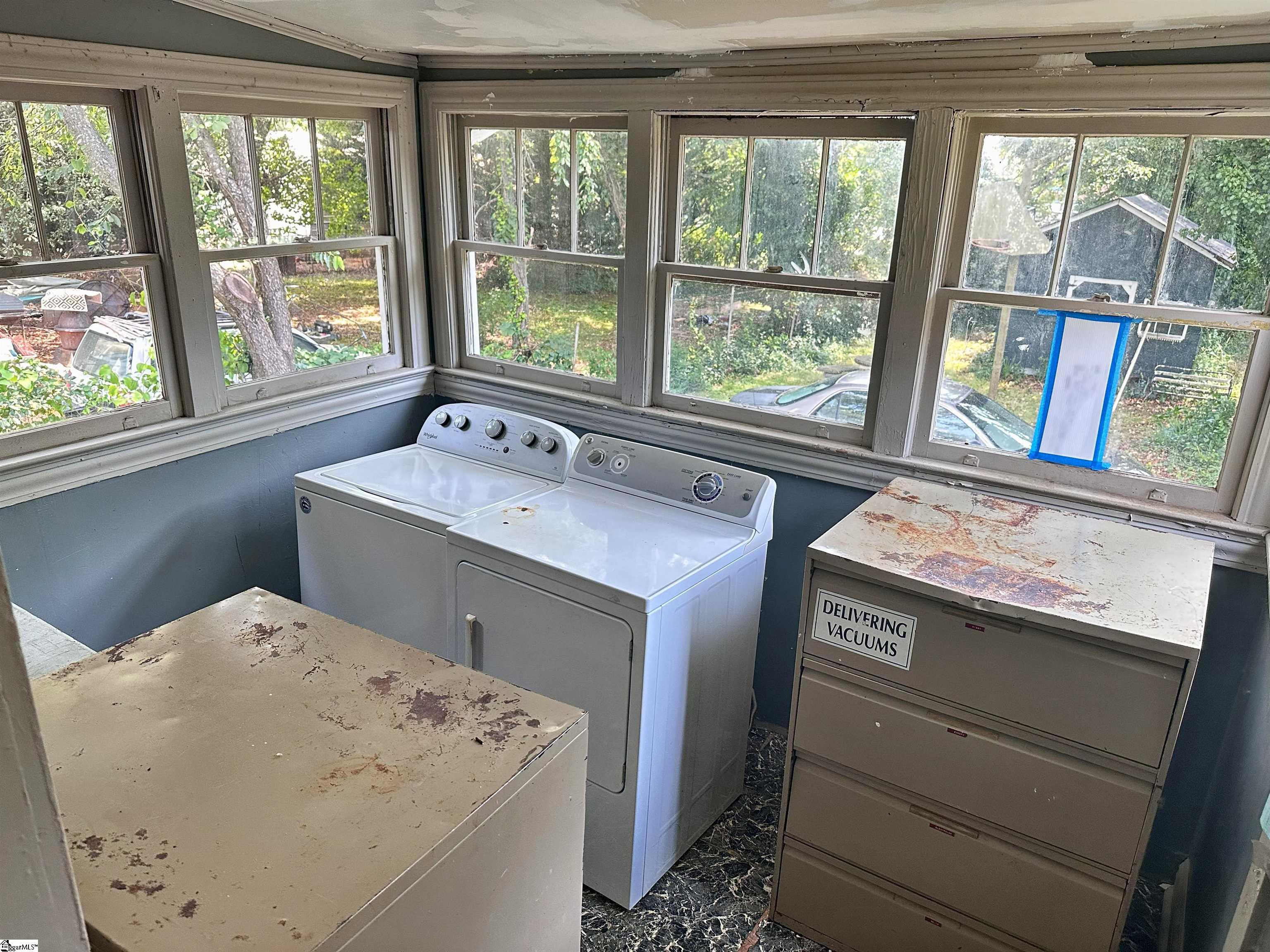 806 Perry Drive Greenville, SC 29609