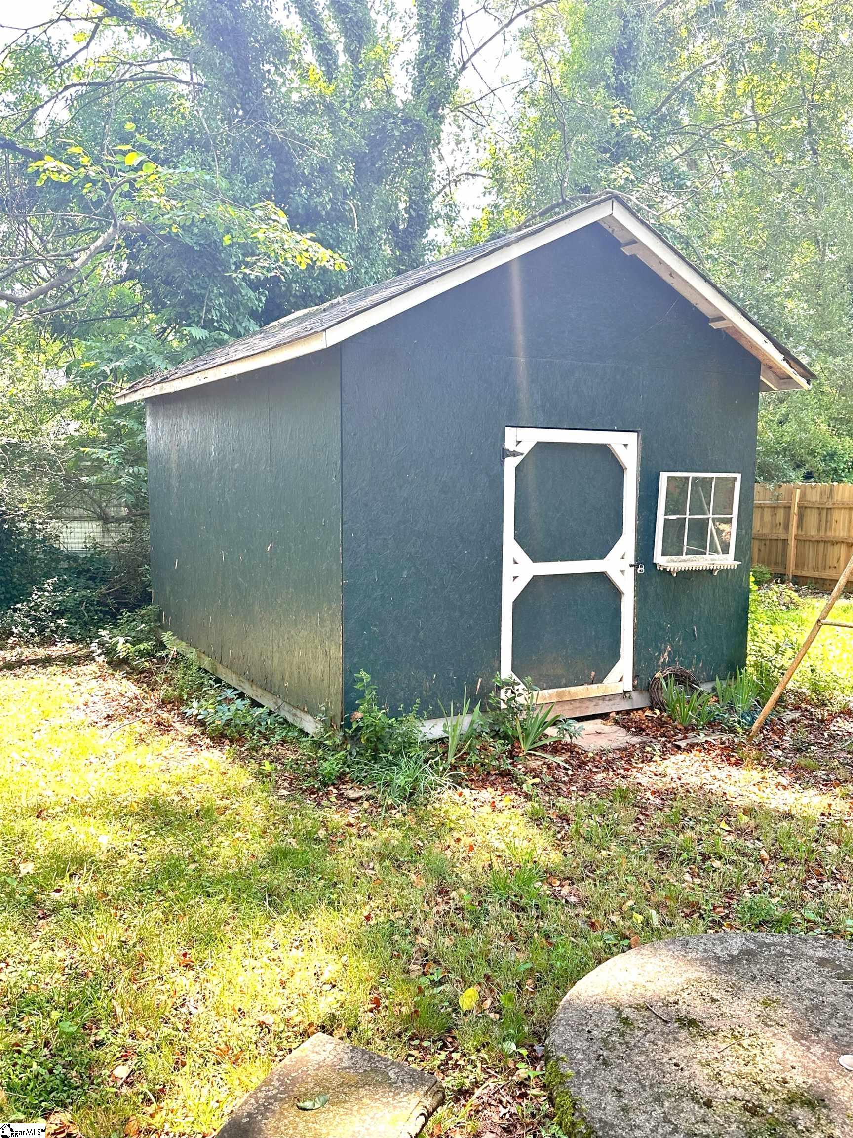 806 Perry Drive Greenville, SC 29609