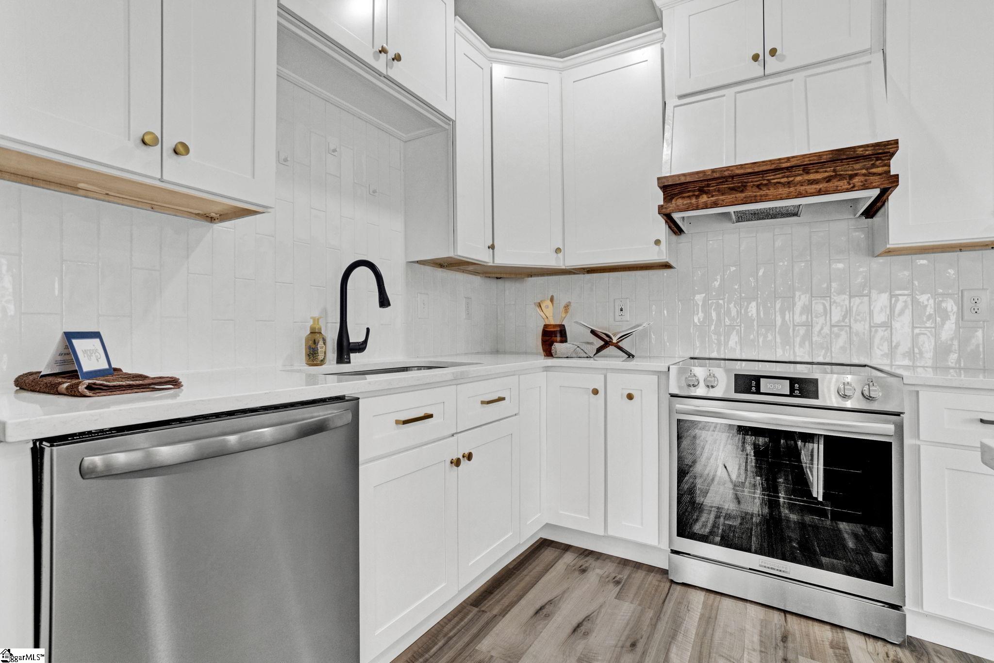 25 Landwood Avenue Greenville, SC 29607