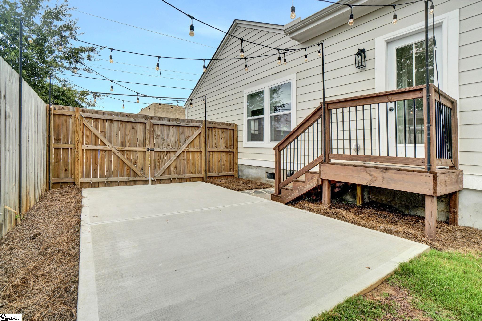 25 Landwood Avenue Greenville, SC 29607