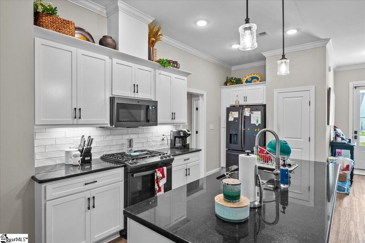124 Champion Green Greenwood, SC 29649