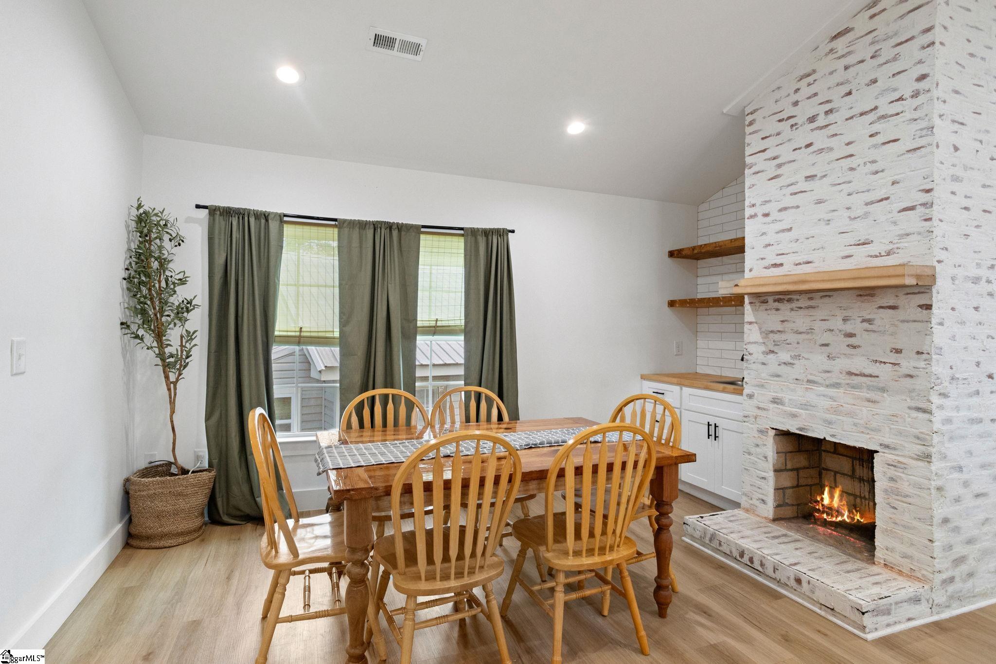 105 E Main Street Taylors, SC 29687