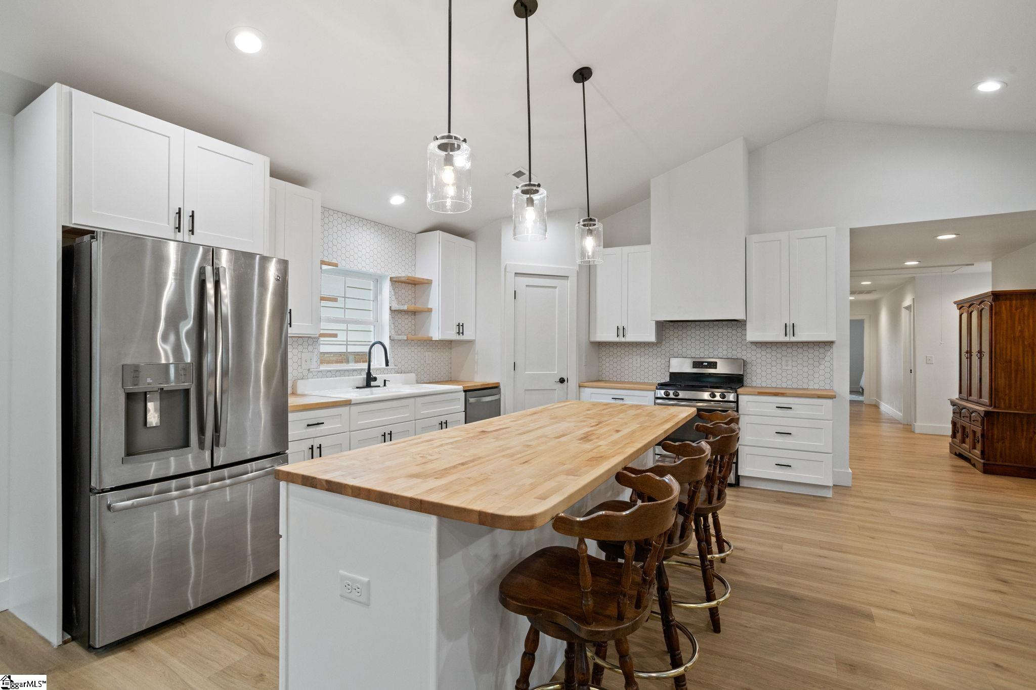 105 E Main Street Taylors, SC 29687