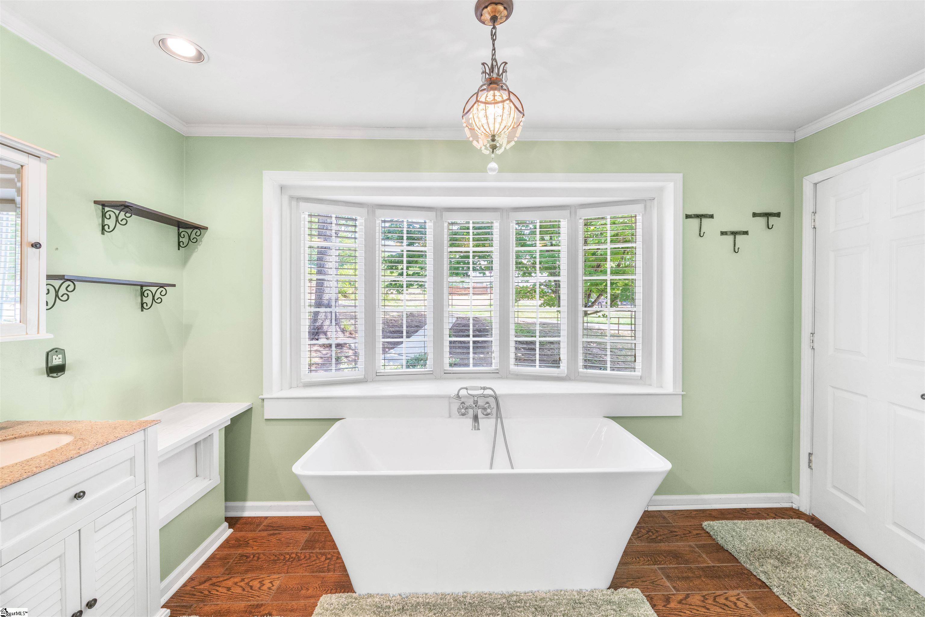 24 Bluffside Drive Greenville, SC 29611