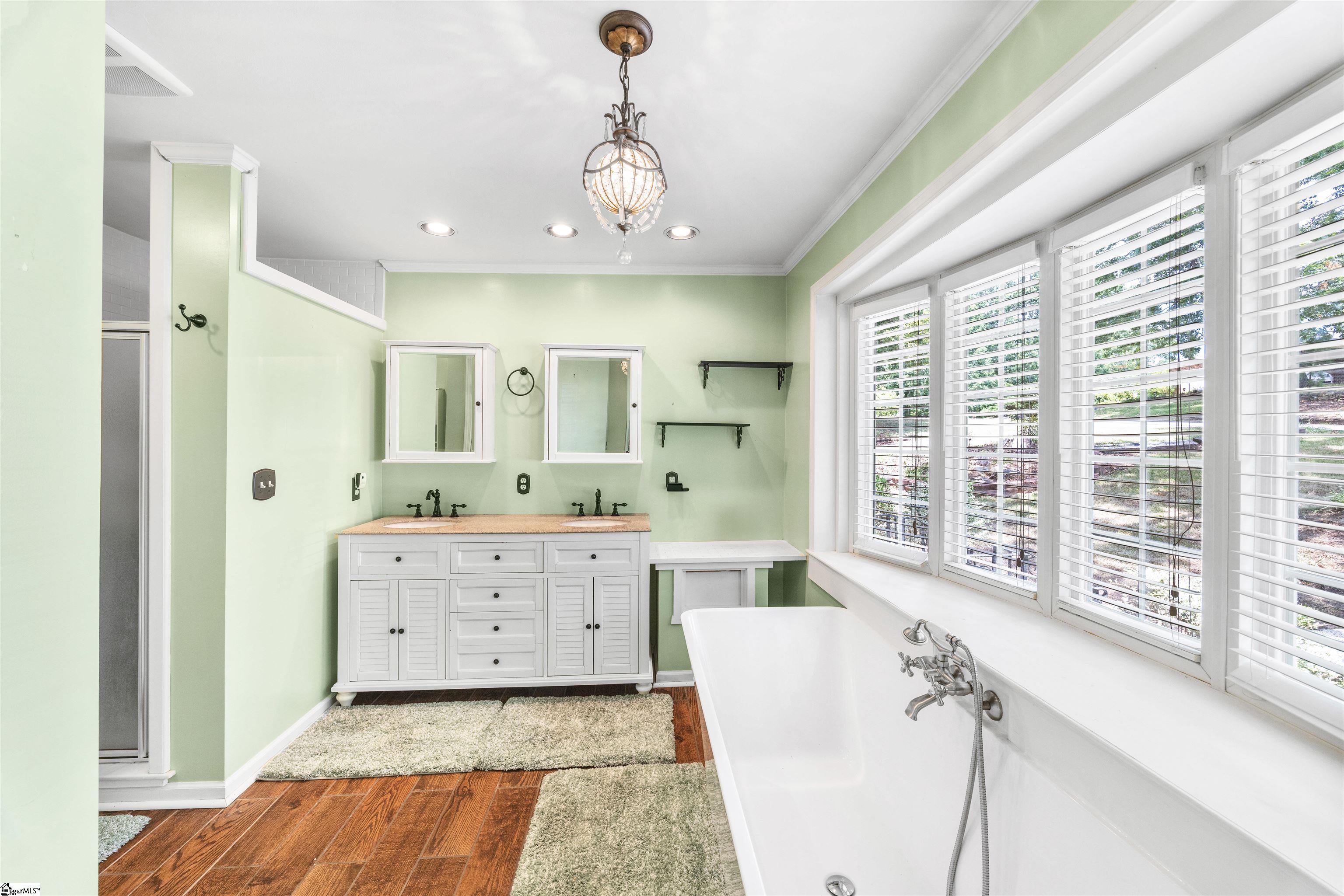 24 Bluffside Drive Greenville, SC 29611