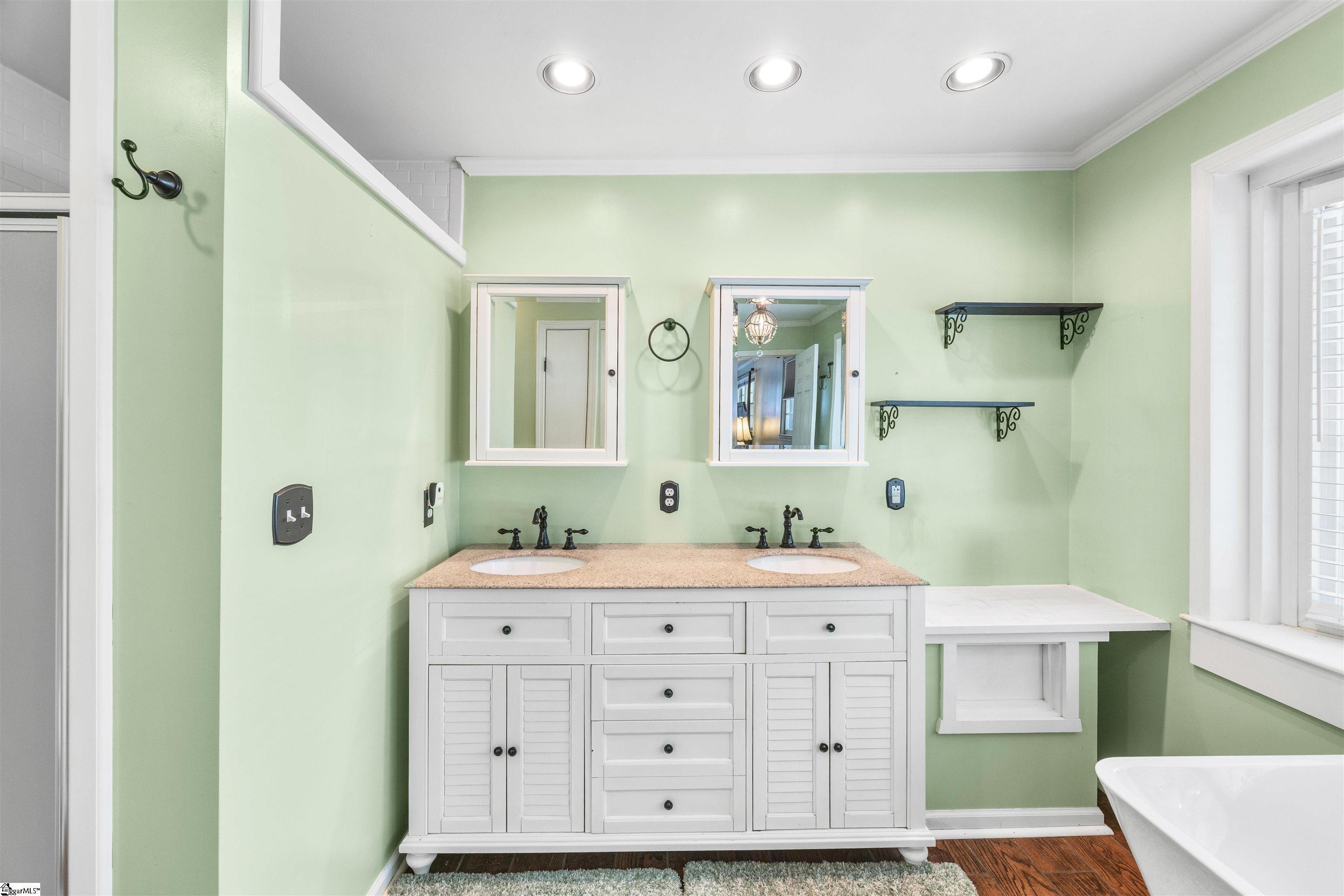24 Bluffside Drive Greenville, SC 29611
