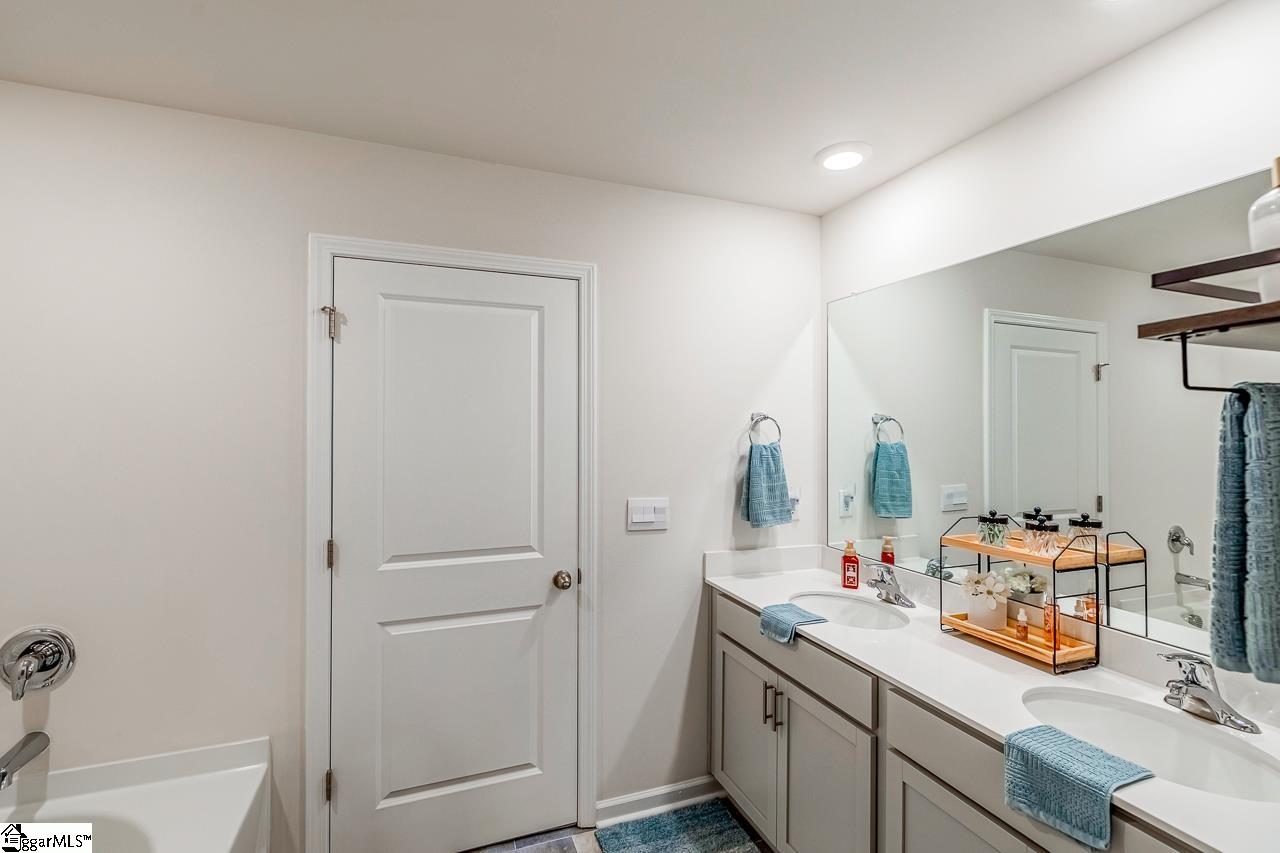 327 Callerton Drive Piedmont, SC 29672