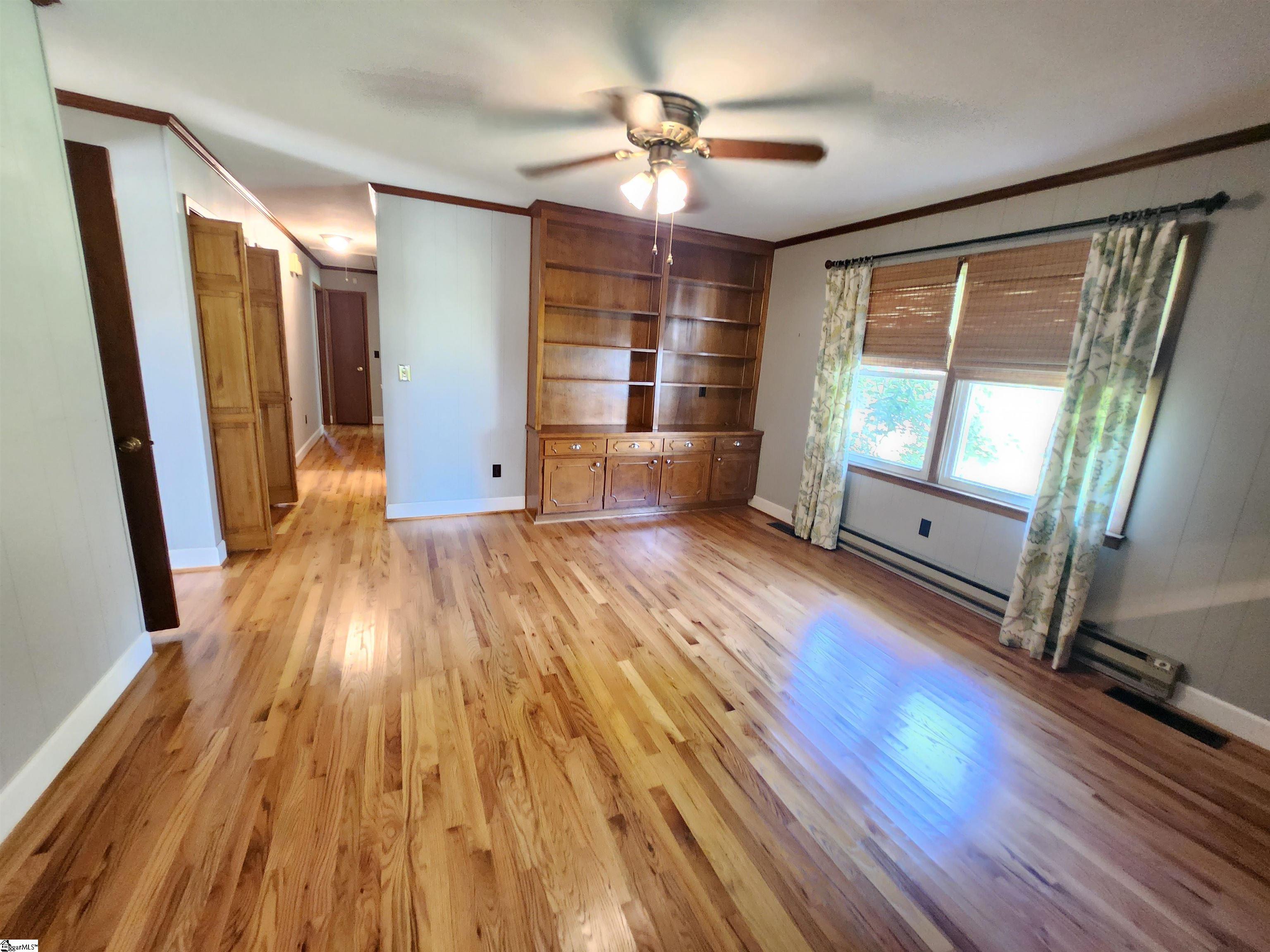 204 Ridge Drive Laurens, SC 29360
