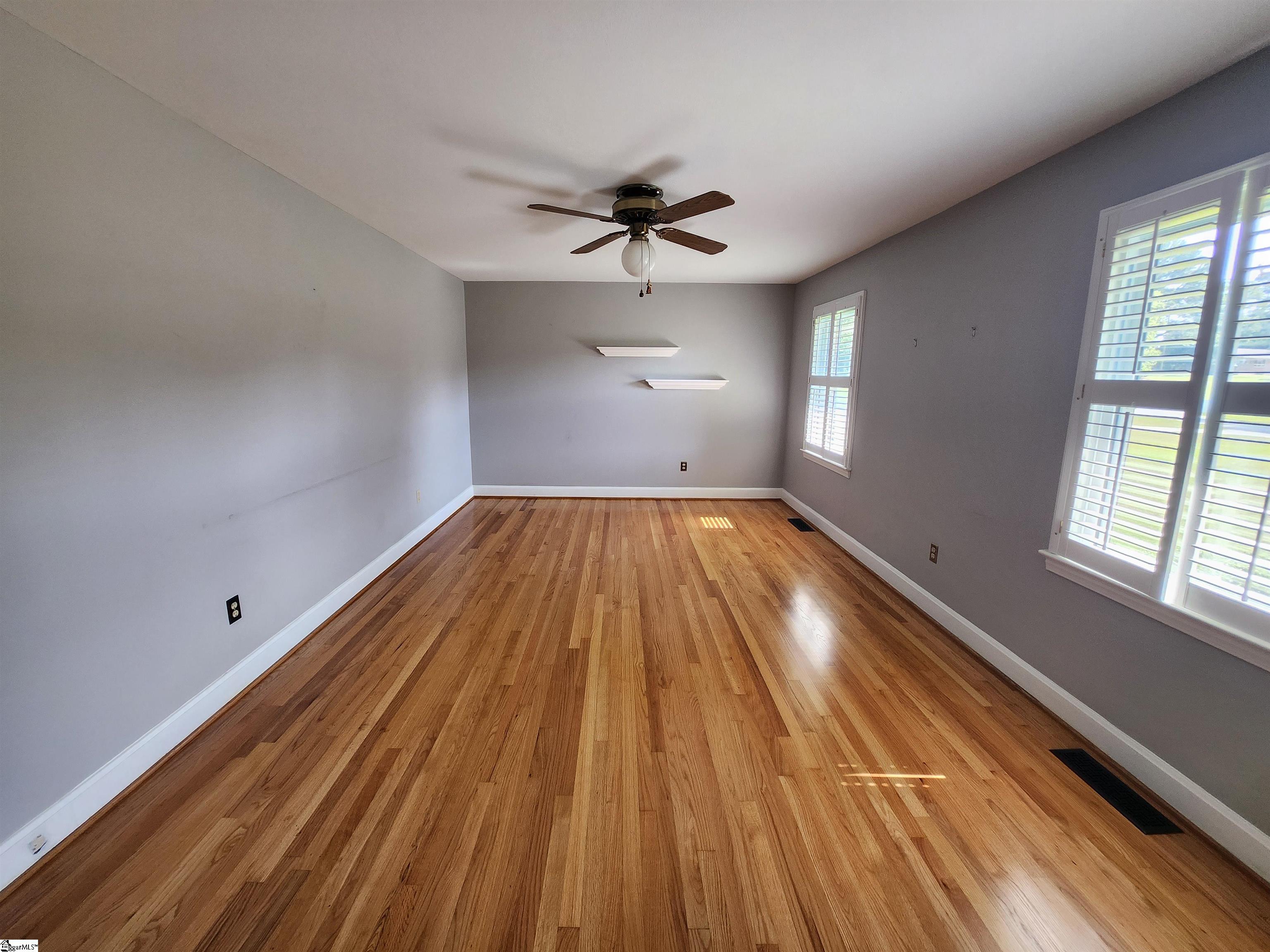 204 Ridge Drive Laurens, SC 29360