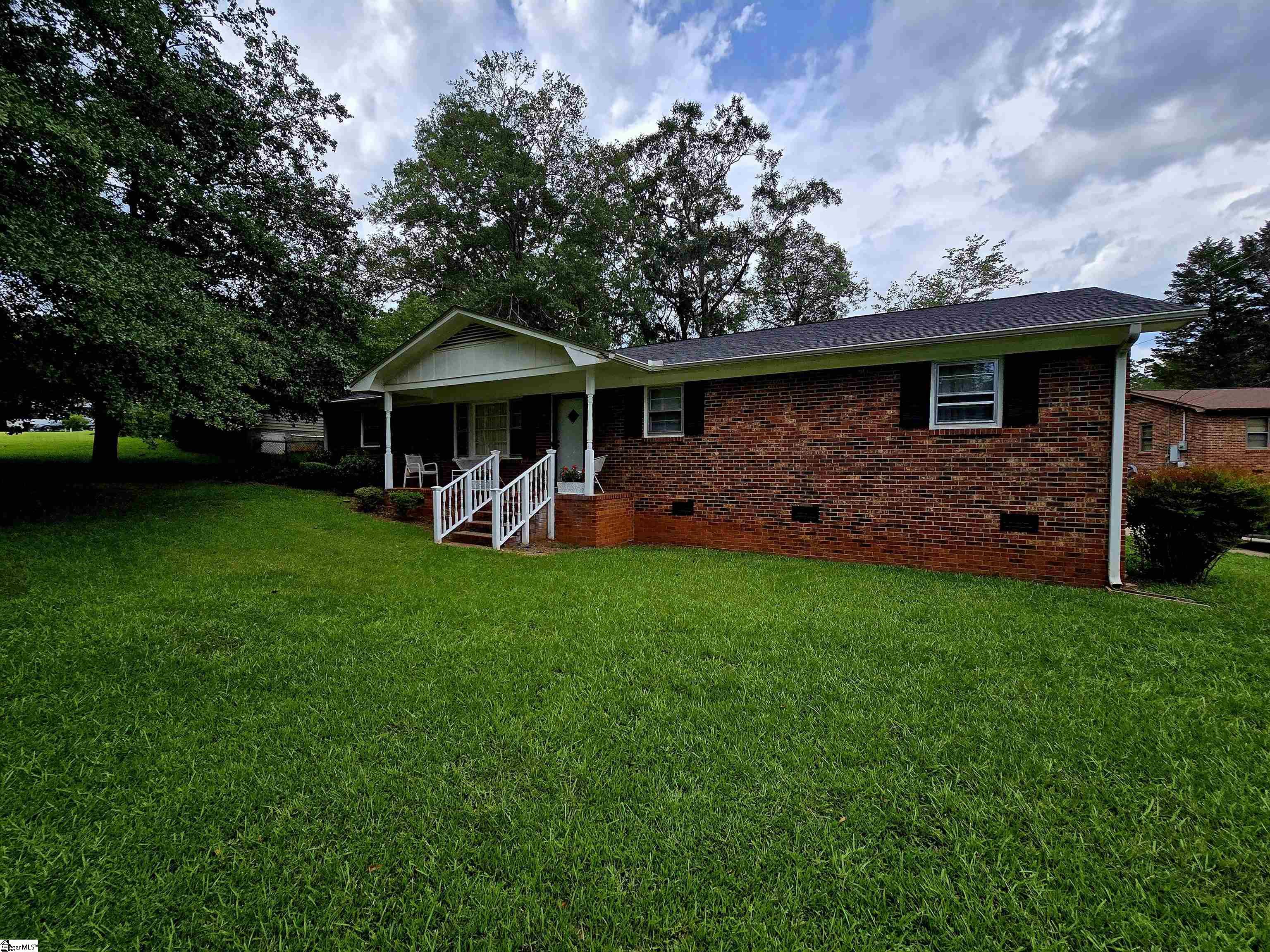 17 Vesta Drive Greenville, SC 29611