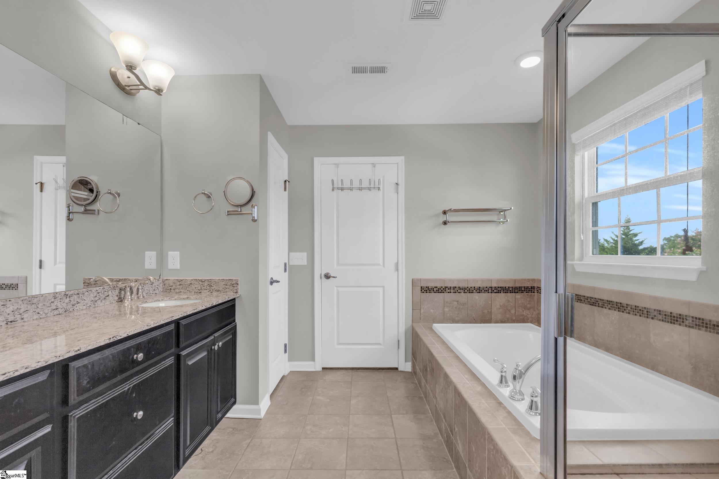 34 Barlow Court Simpsonville, SC 29681