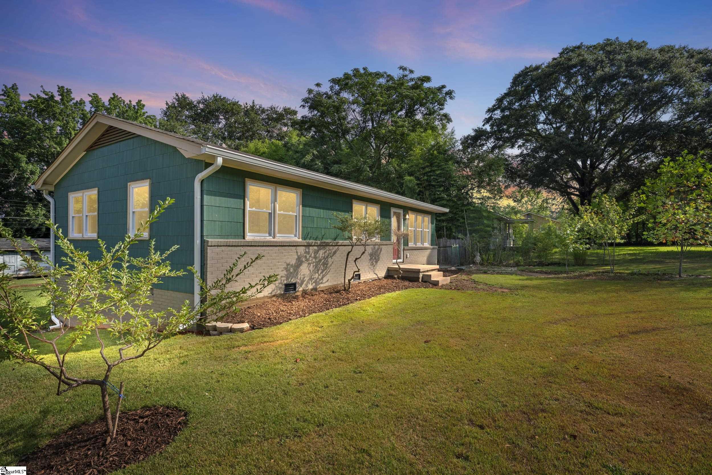137 Anderson Drive Spartanburg, SC 29302-3063