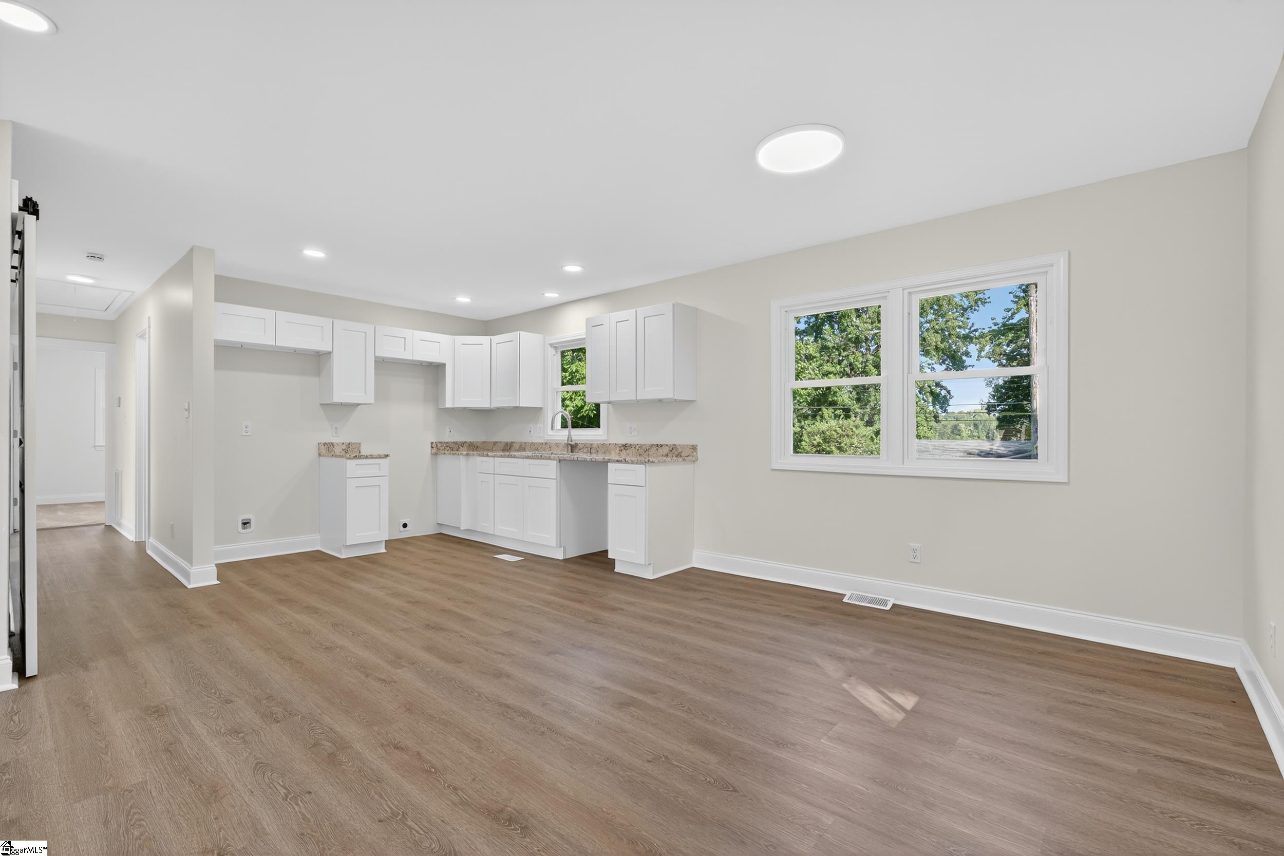 137 Anderson Drive Spartanburg, SC 29302-3063