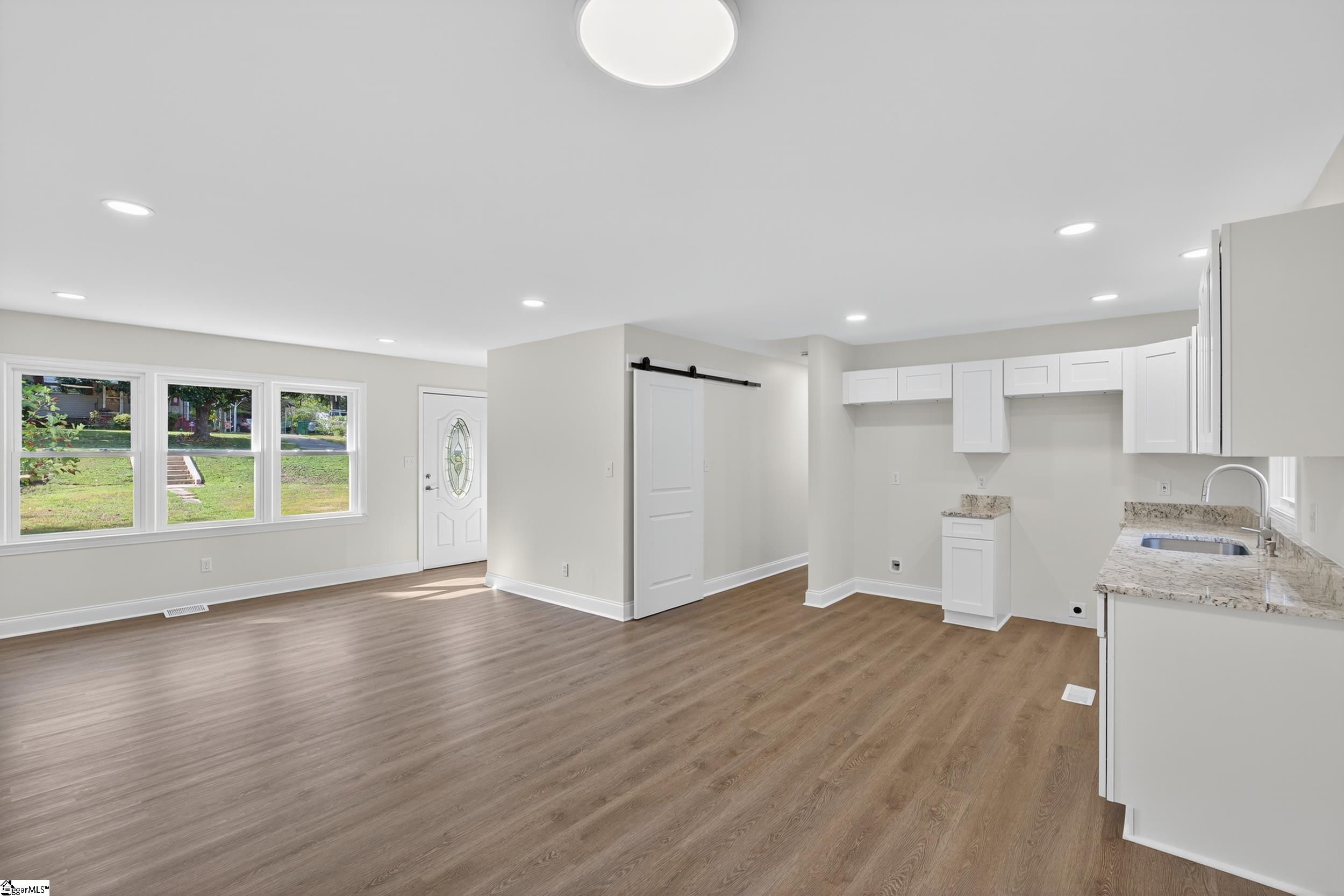 137 Anderson Drive Spartanburg, SC 29302-3063