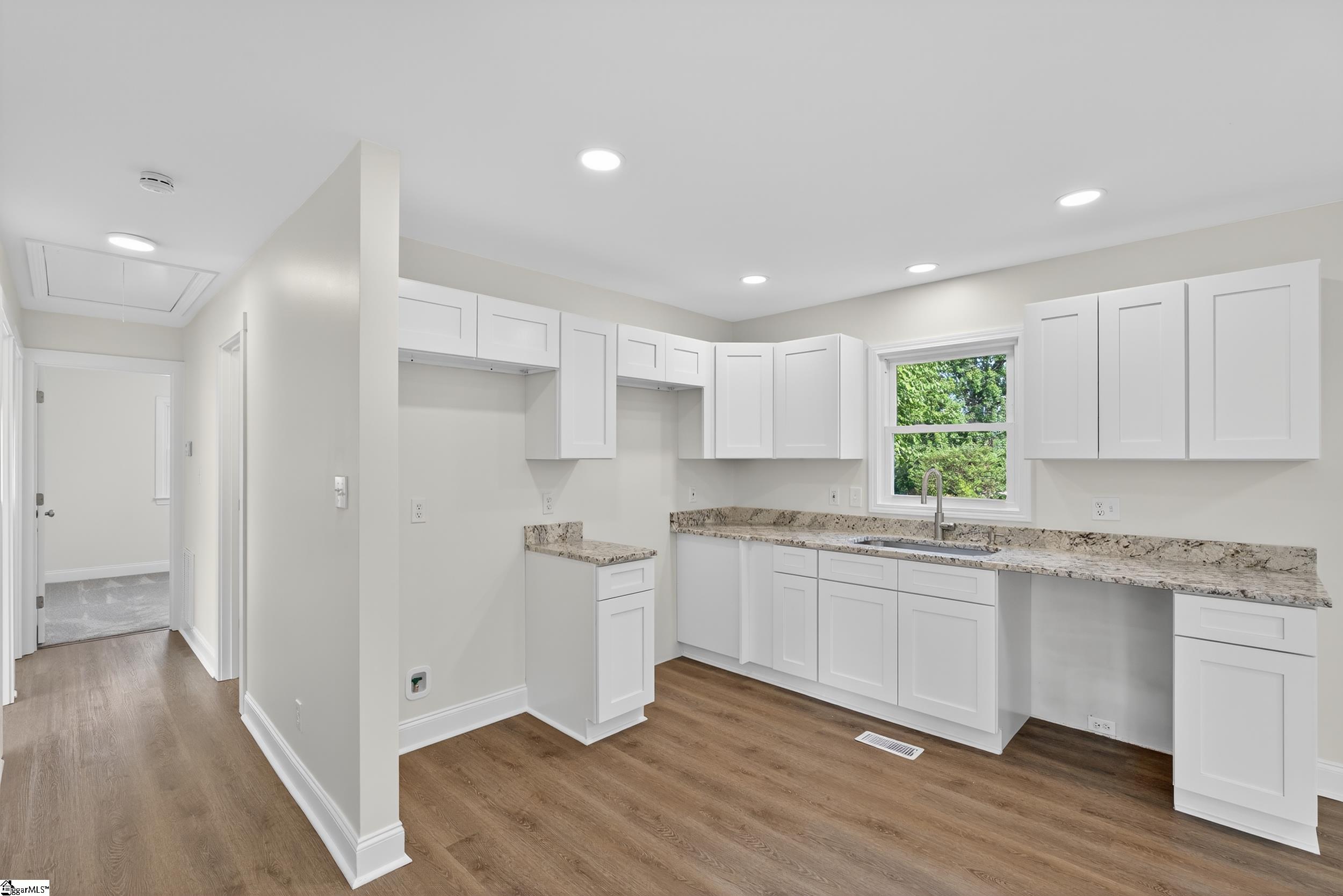 137 Anderson Drive Spartanburg, SC 29302-3063