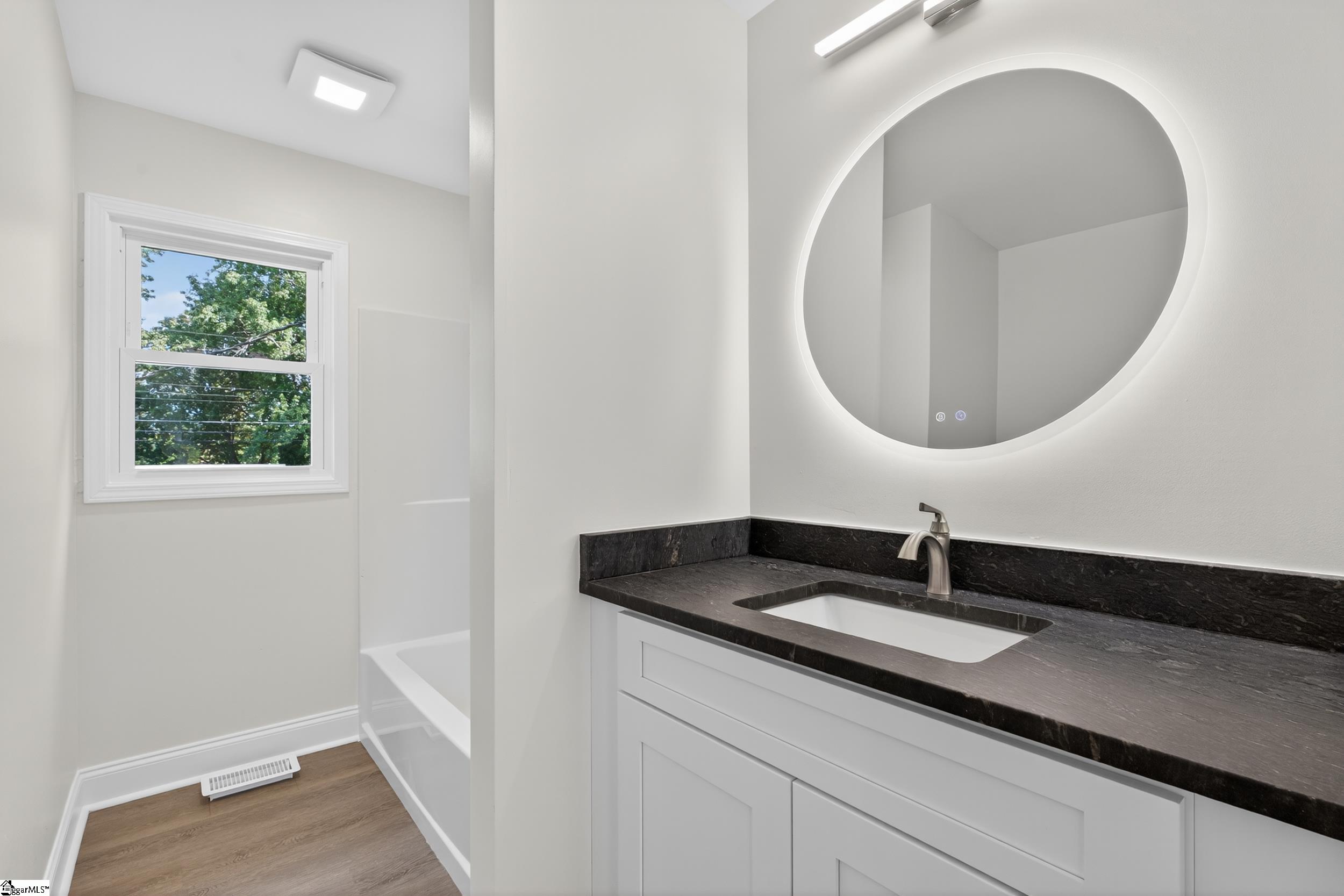 137 Anderson Drive Spartanburg, SC 29302-3063