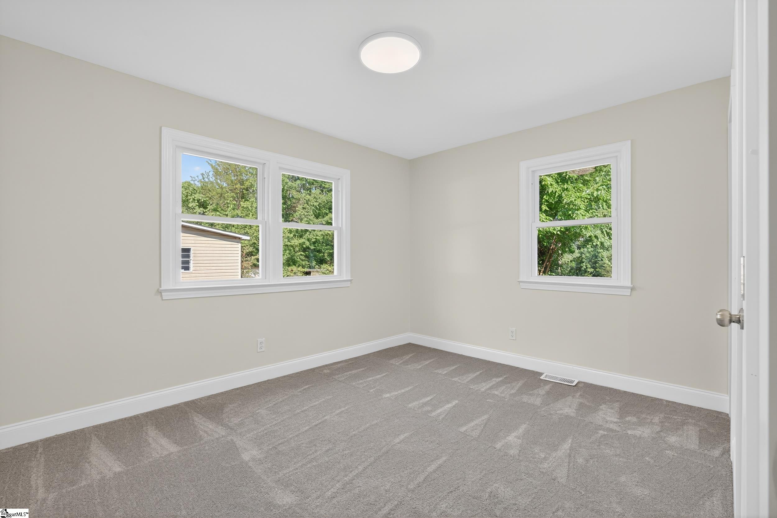 137 Anderson Drive Spartanburg, SC 29302-3063