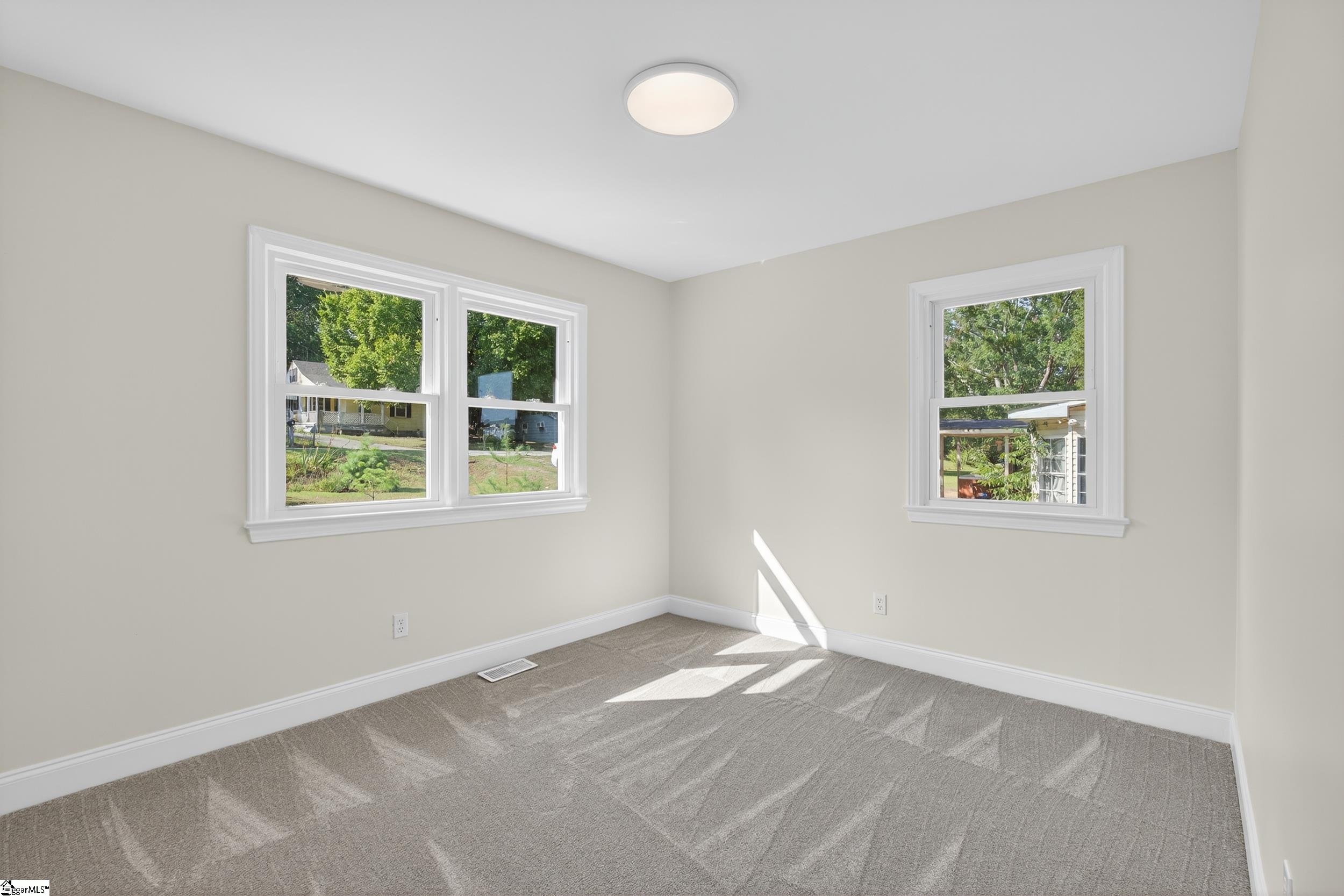 137 Anderson Drive Spartanburg, SC 29302-3063