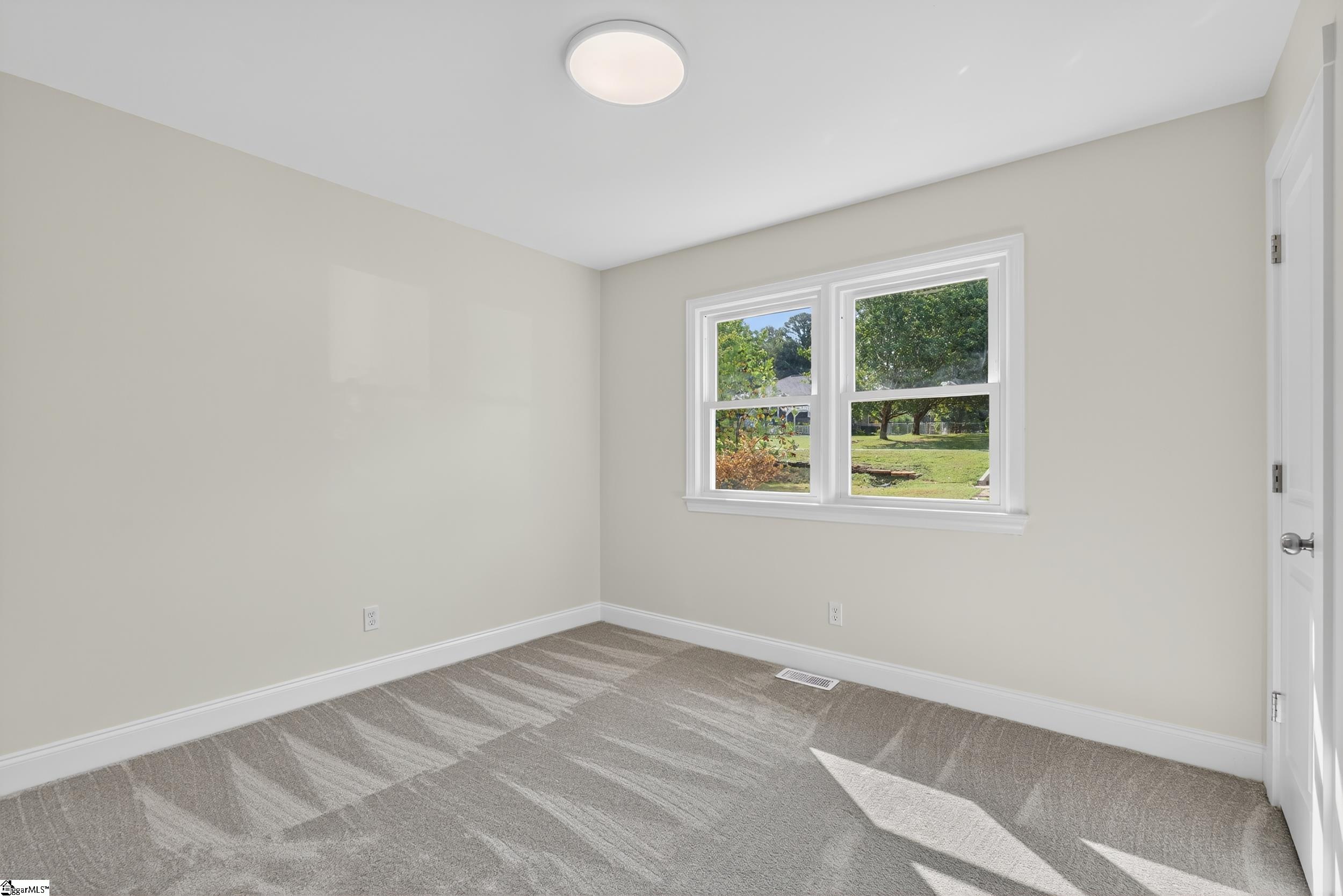 137 Anderson Drive Spartanburg, SC 29302-3063